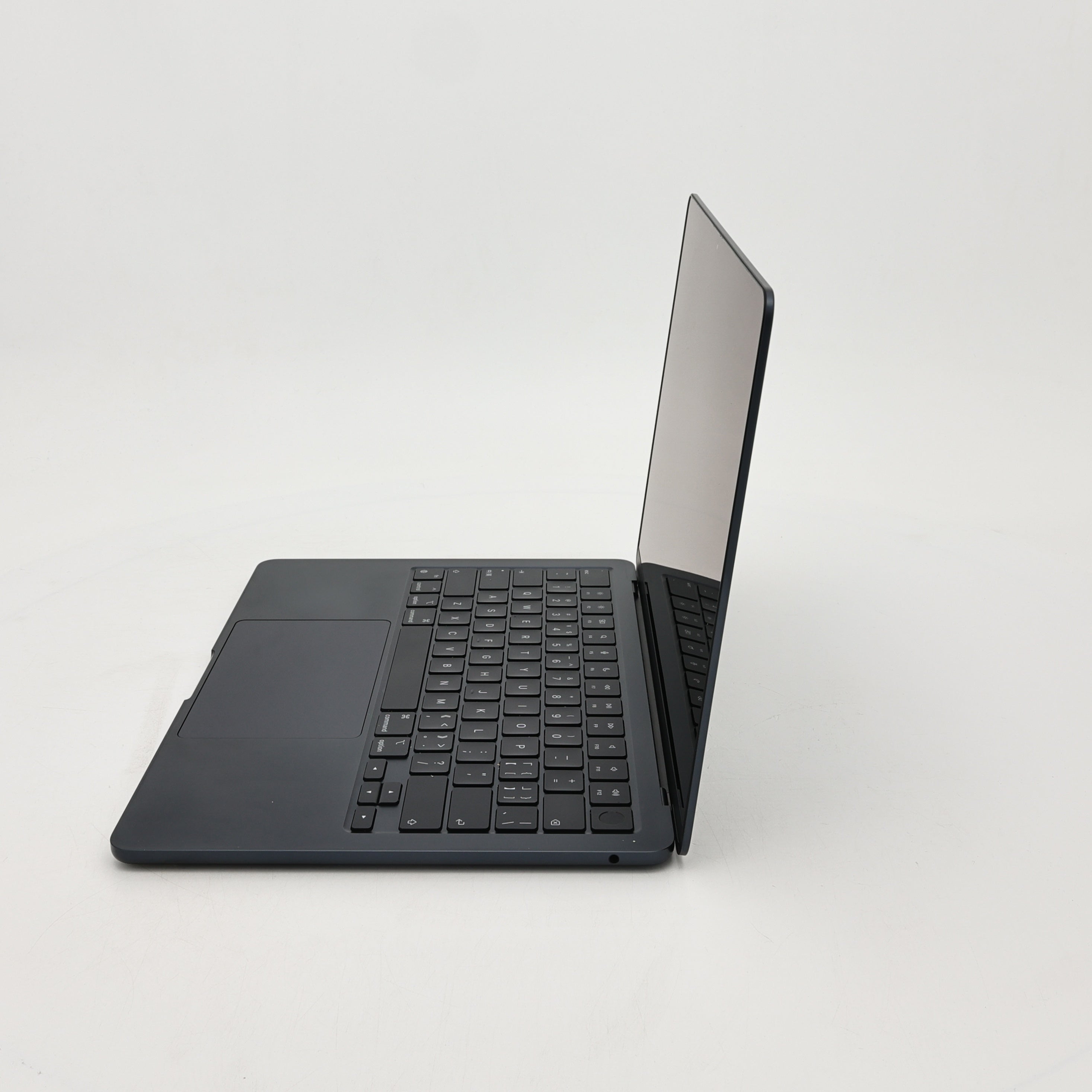99新 Apple MacBook Air 22年 13寸 M2（8+8核） 8G RAM 256G SSD 午夜色