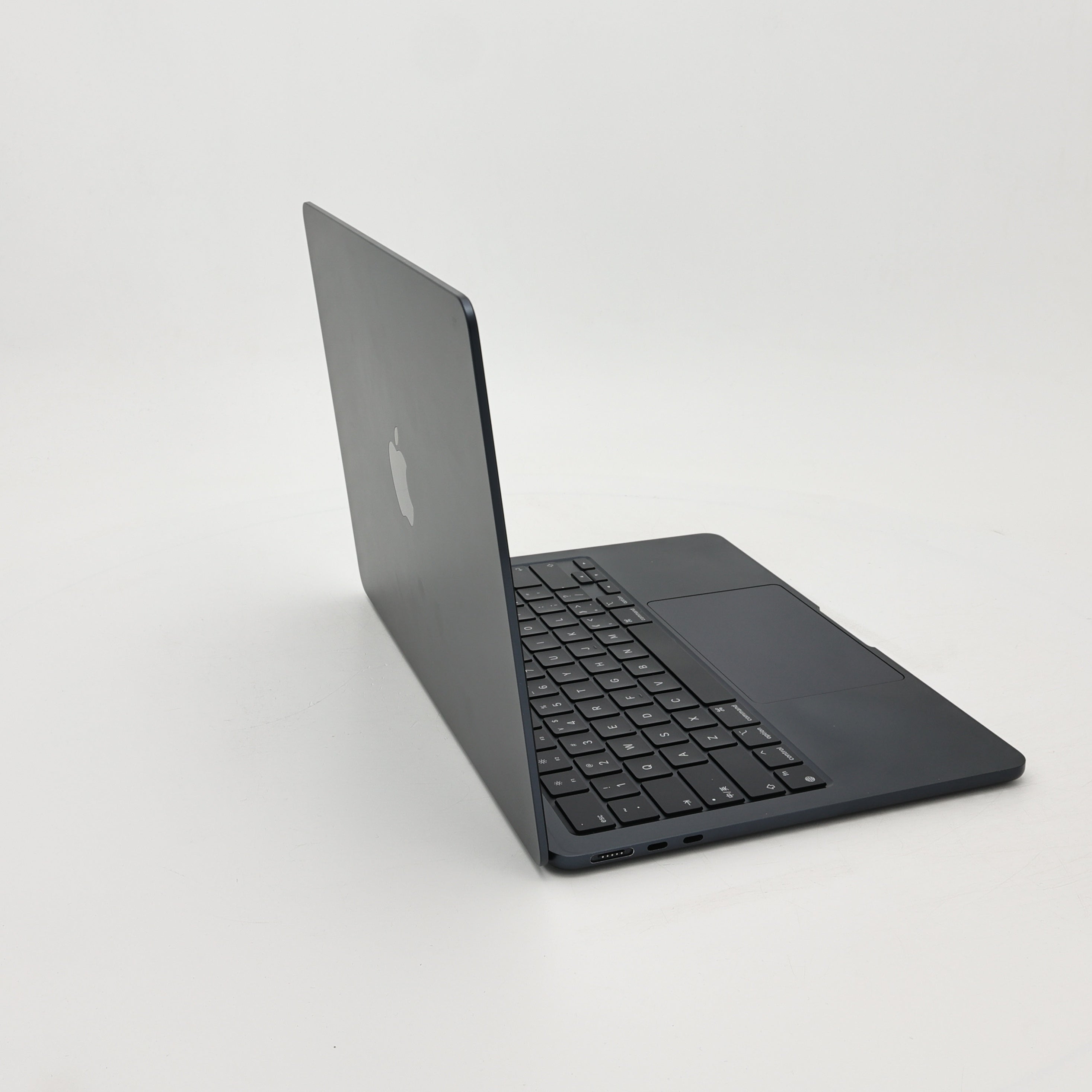 99新 Apple MacBook Air 22年 13寸 M2（8+8核） 8G RAM 256G SSD 午夜色