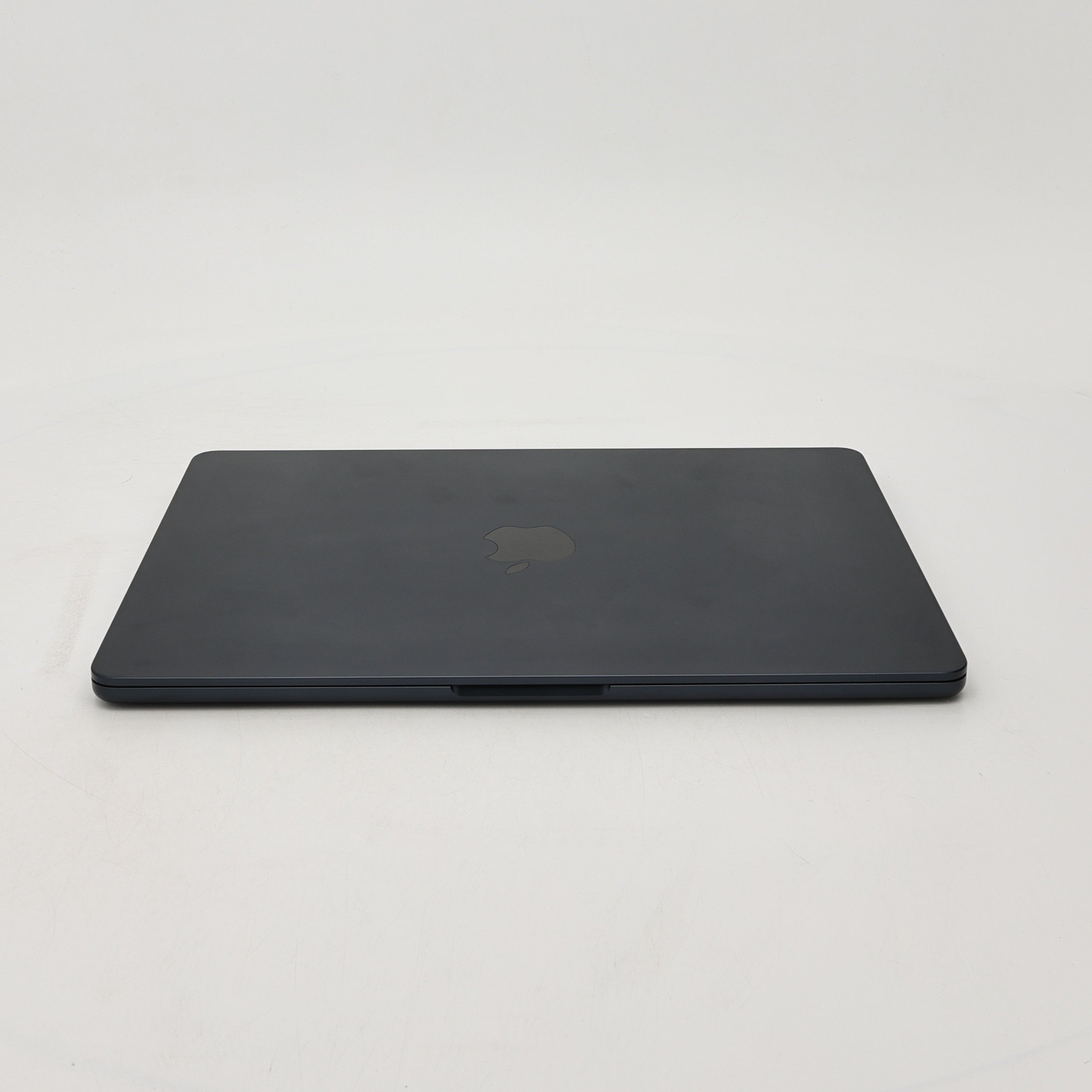 99新 Apple MacBook Air 22年 13寸 M2（8+8核） 8G RAM 256G SSD 午夜色