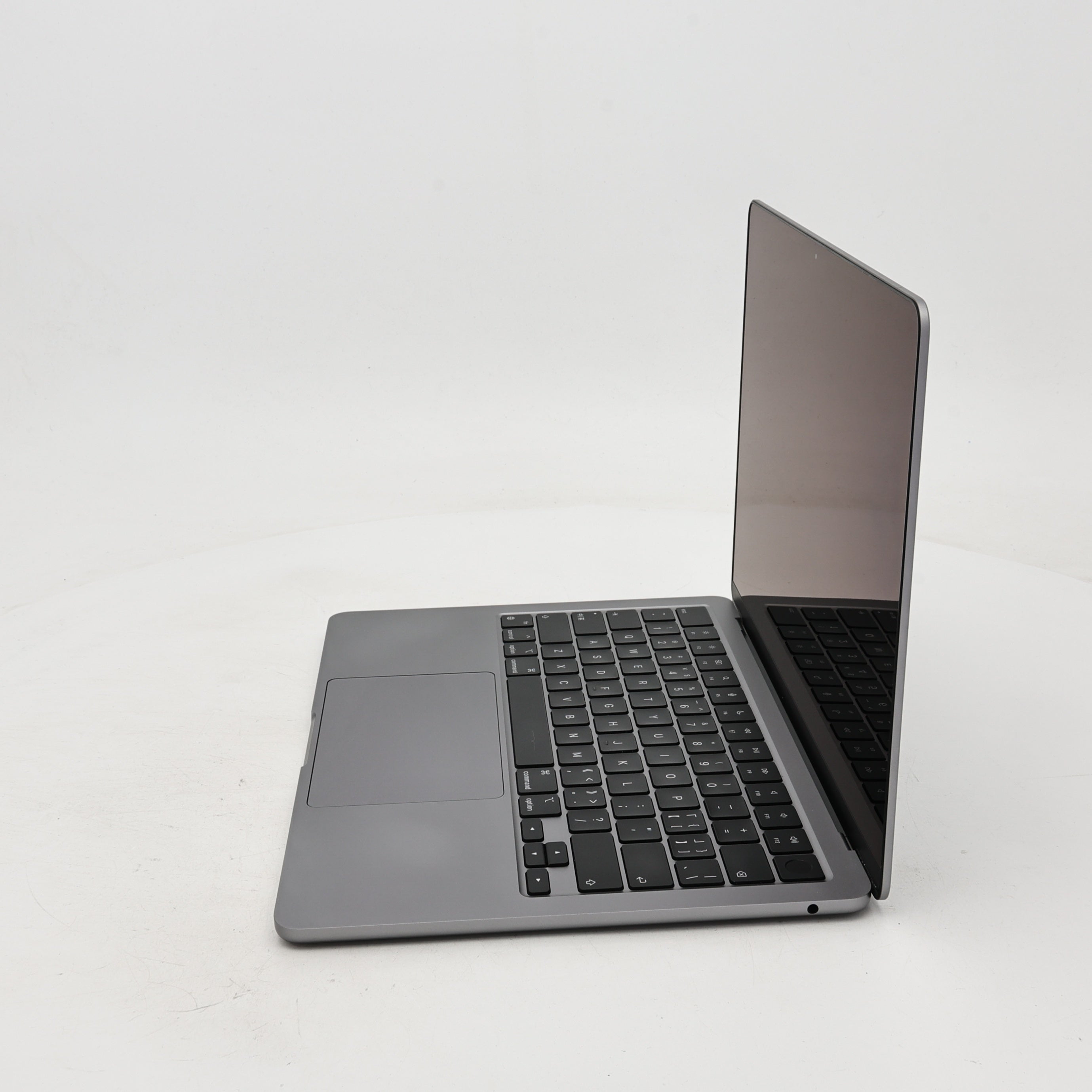 95新 Apple MacBook Air 24年 13寸 M3（8+8核） 8G RAM 256G SSD 深空灰色