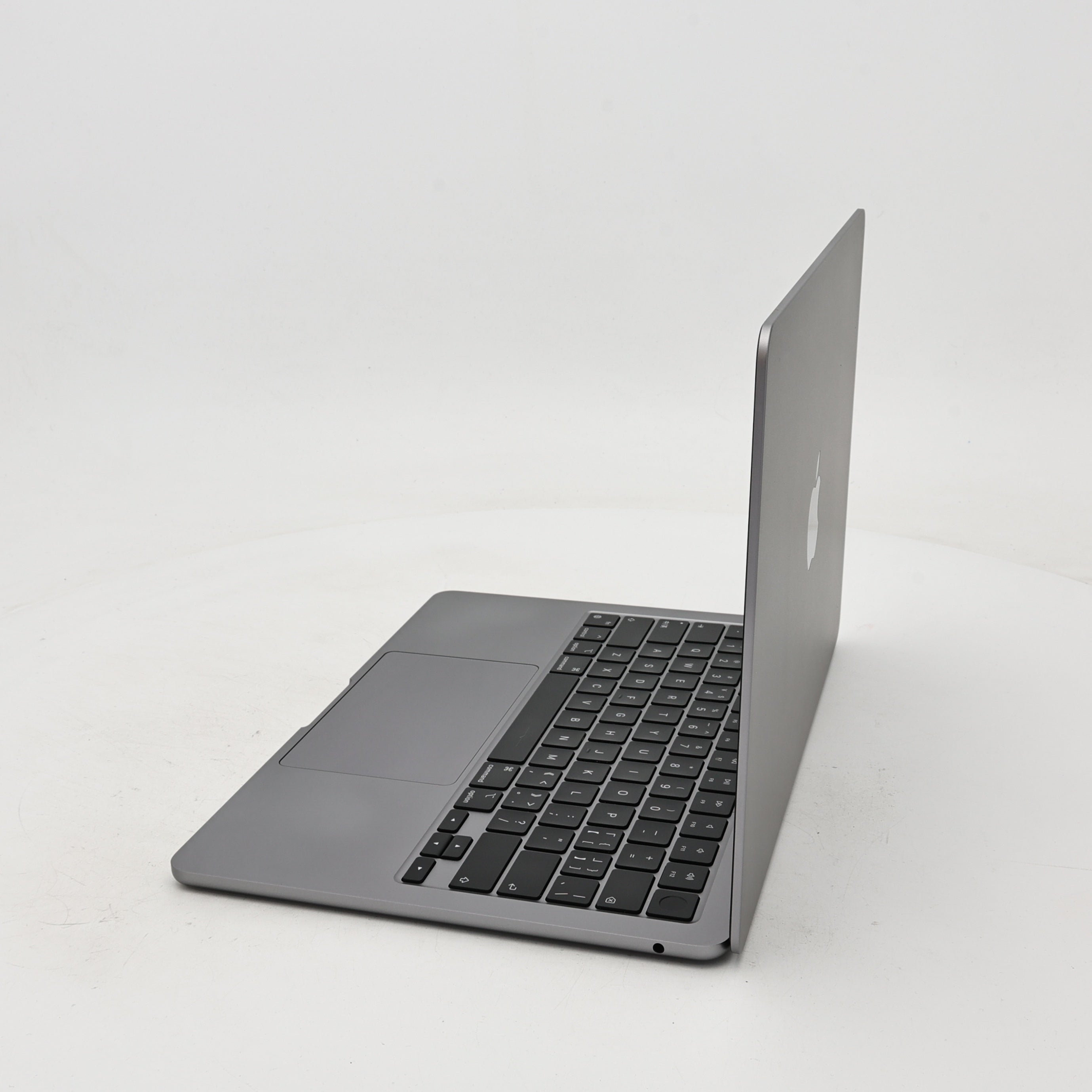 95新 Apple MacBook Air 24年 13寸 M3（8+8核） 8G RAM 256G SSD 深空灰色