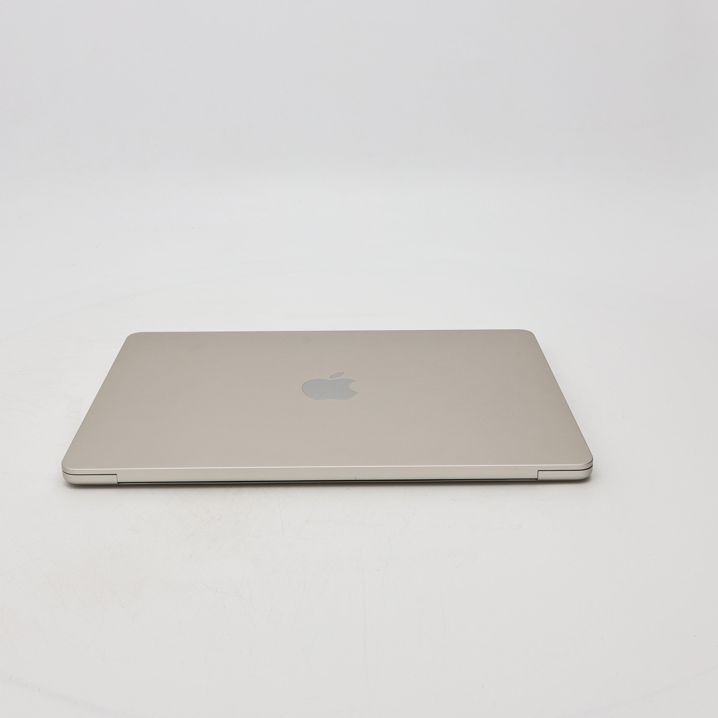 99新 Apple MacBook Air 22年 13寸 M2（8+8核） 8G RAM 256G SSD 星光色