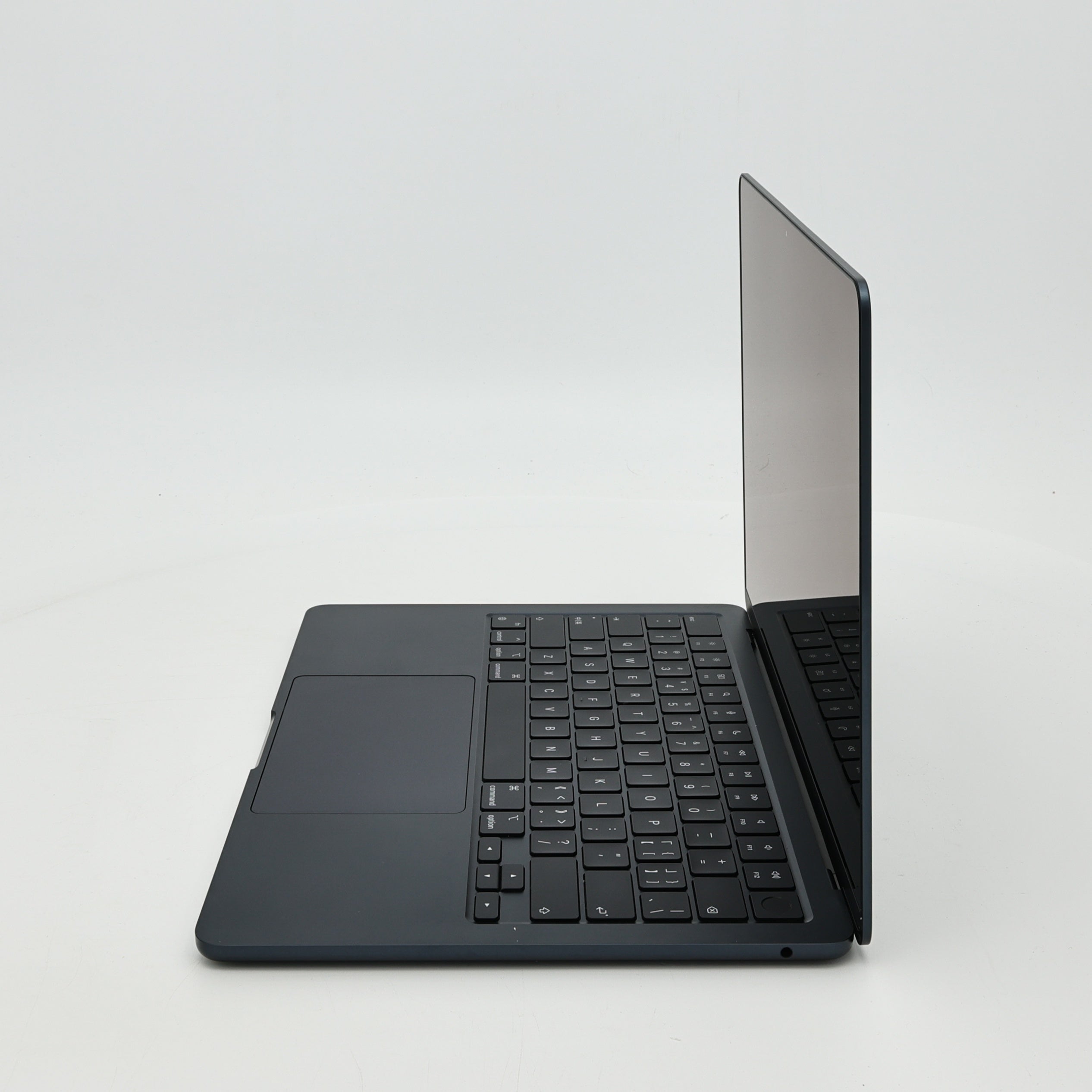 95新 Apple MacBook Air 22年 13寸 M2（8+8核） 16G RAM 256G SSD 午夜色