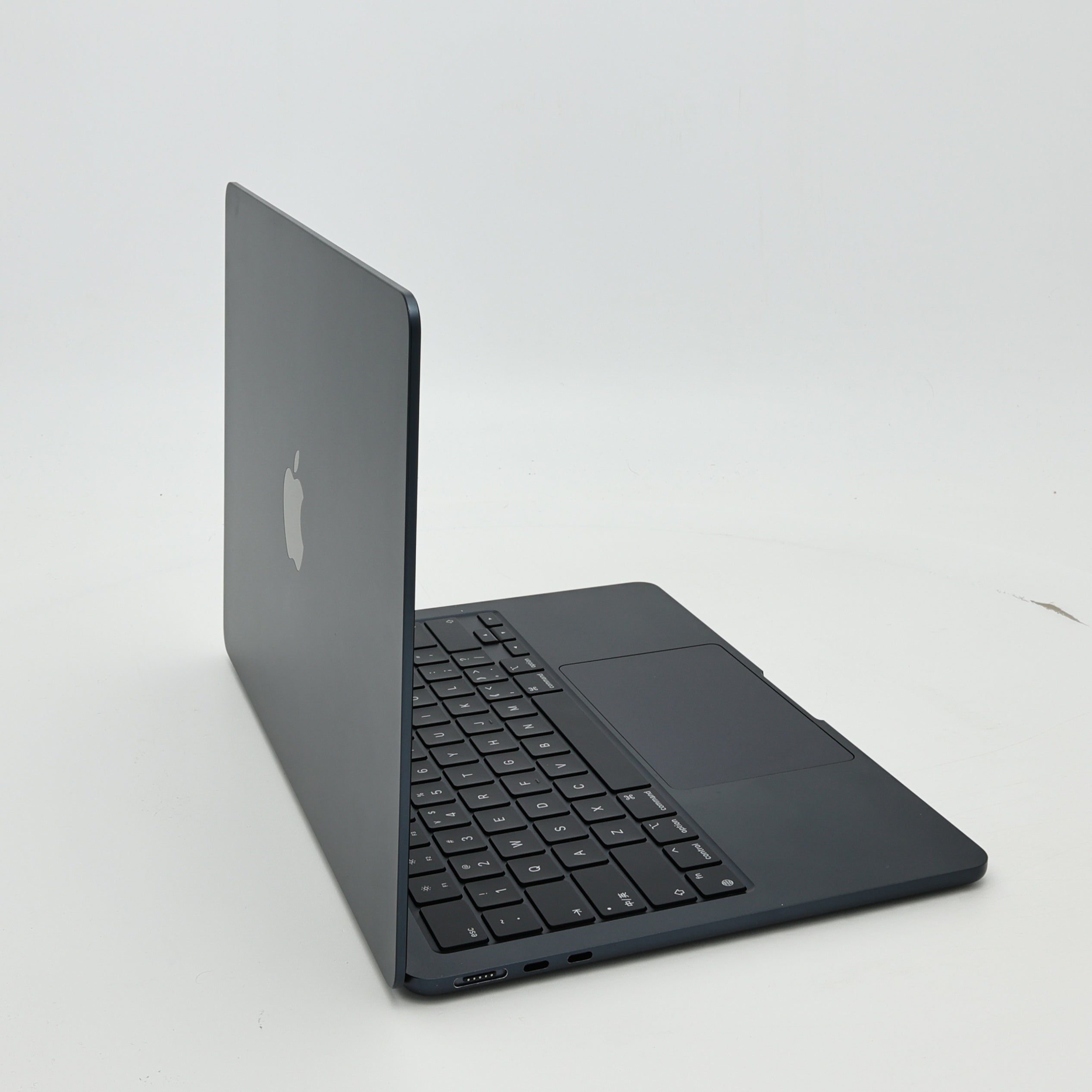 95新 Apple MacBook Air 22年 13寸 M2（8+8核） 16G RAM 256G SSD 午夜色