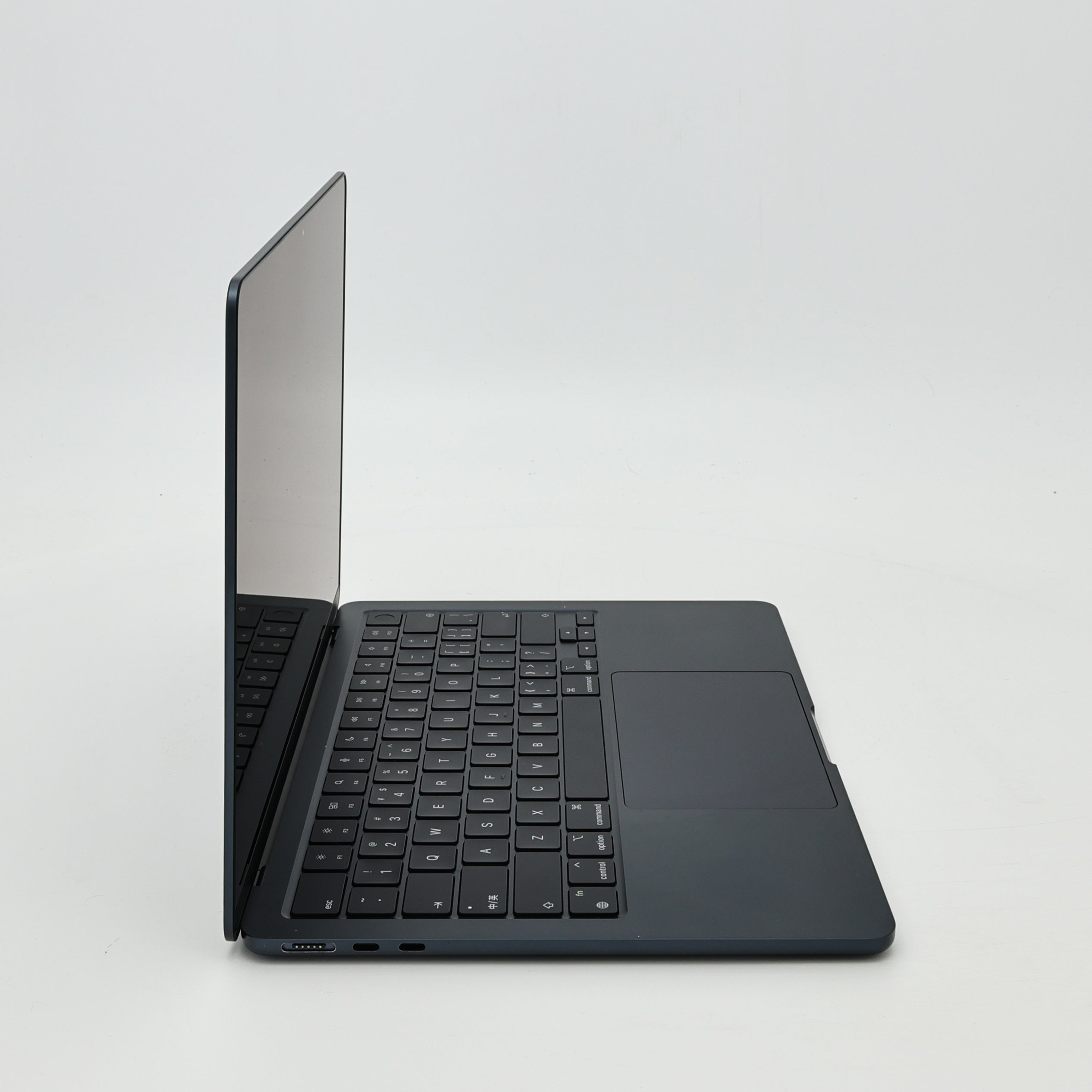 95新 Apple MacBook Air 22年 13寸 M2（8+8核） 16G RAM 256G SSD 午夜色