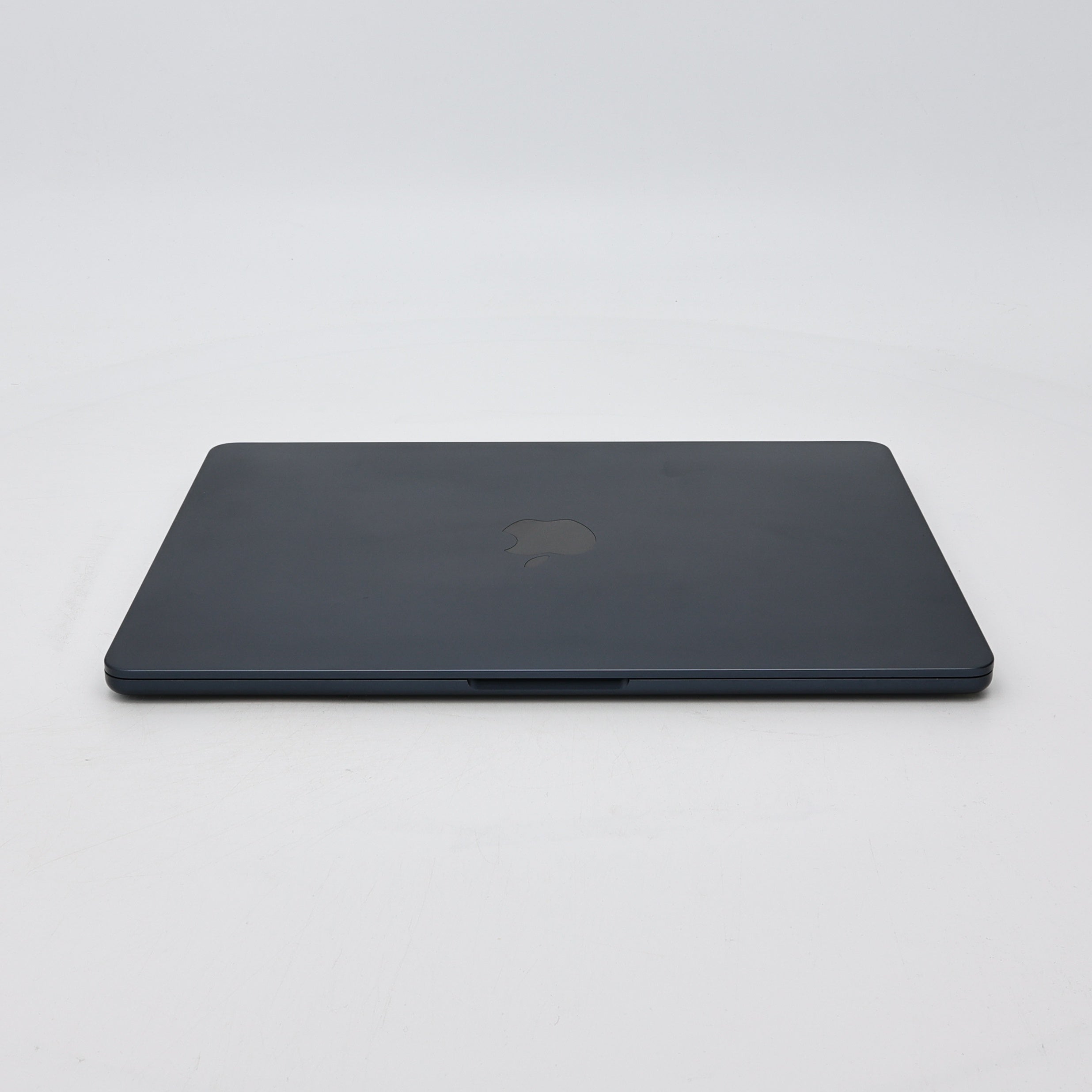 95新 Apple MacBook Air 22年 13寸 M2（8+8核） 8G RAM 256G SSD 午夜色
