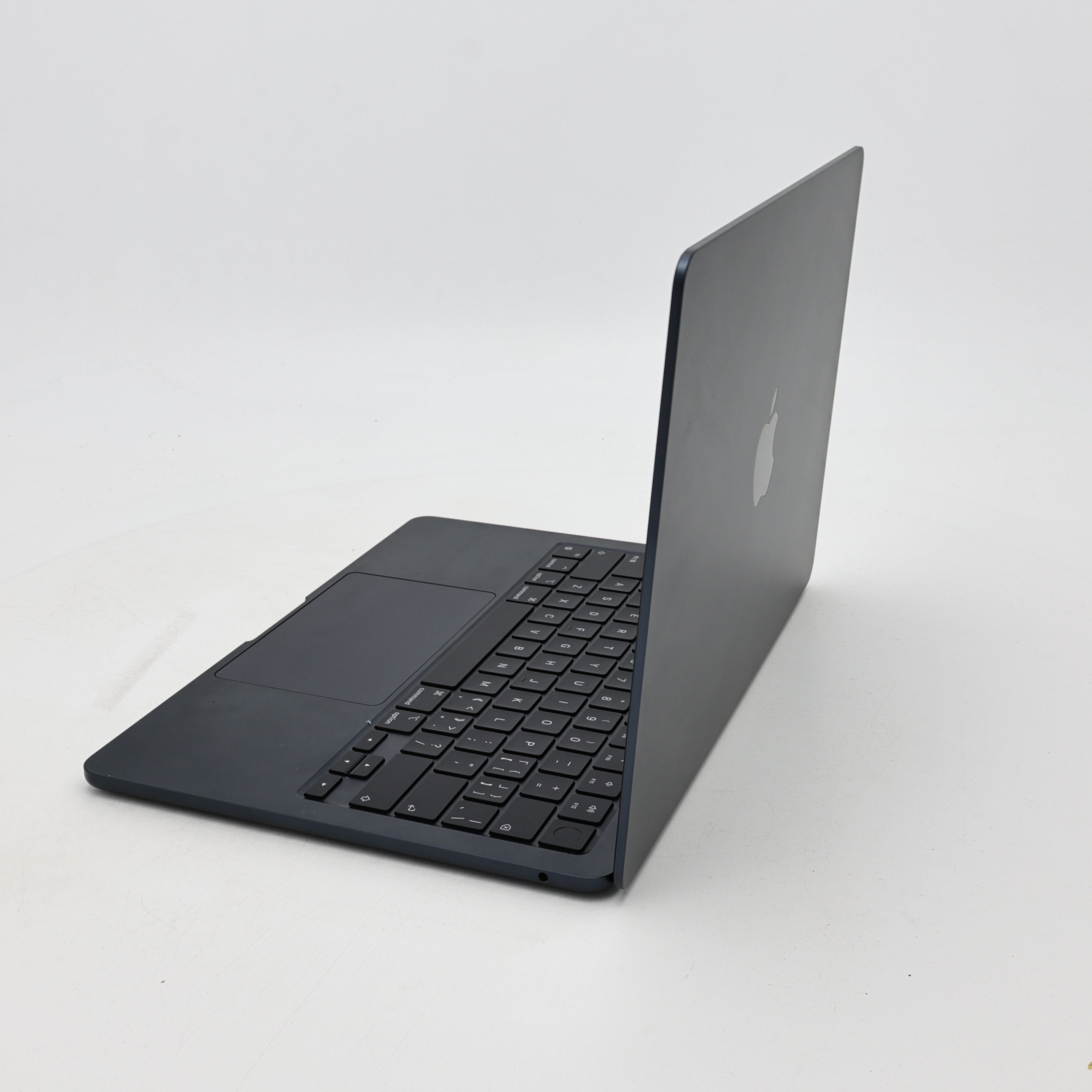 95新 Apple MacBook Air 24年 13寸 M3（8+8核） 8G RAM 256G SSD 午夜色
