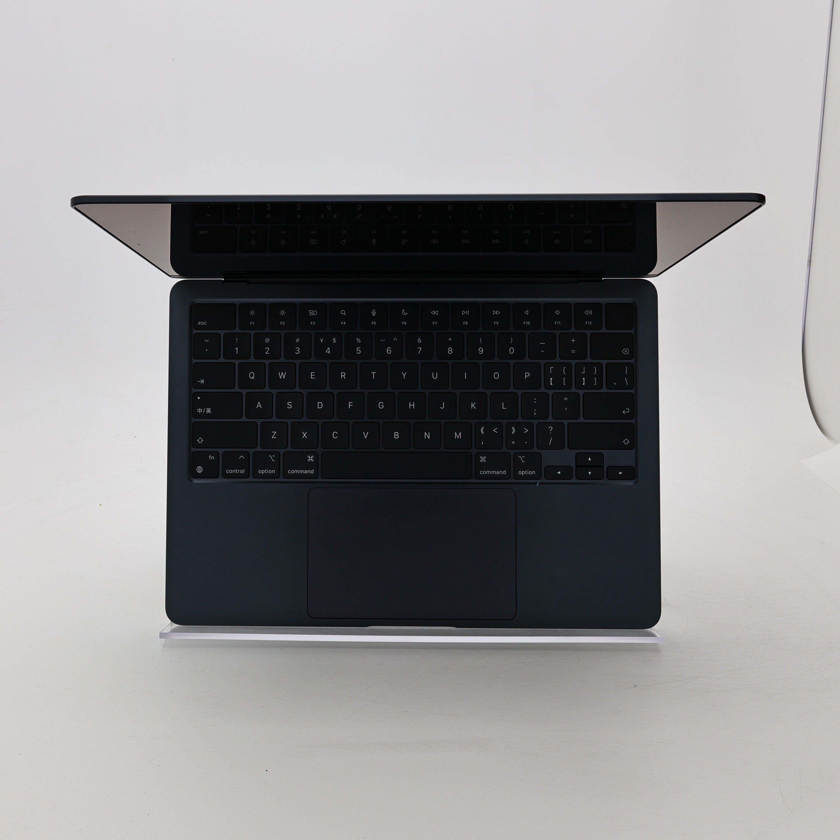 95新 Apple MacBook Air 24年 13寸 M3（8+8核） 8G RAM 256G SSD 午夜色