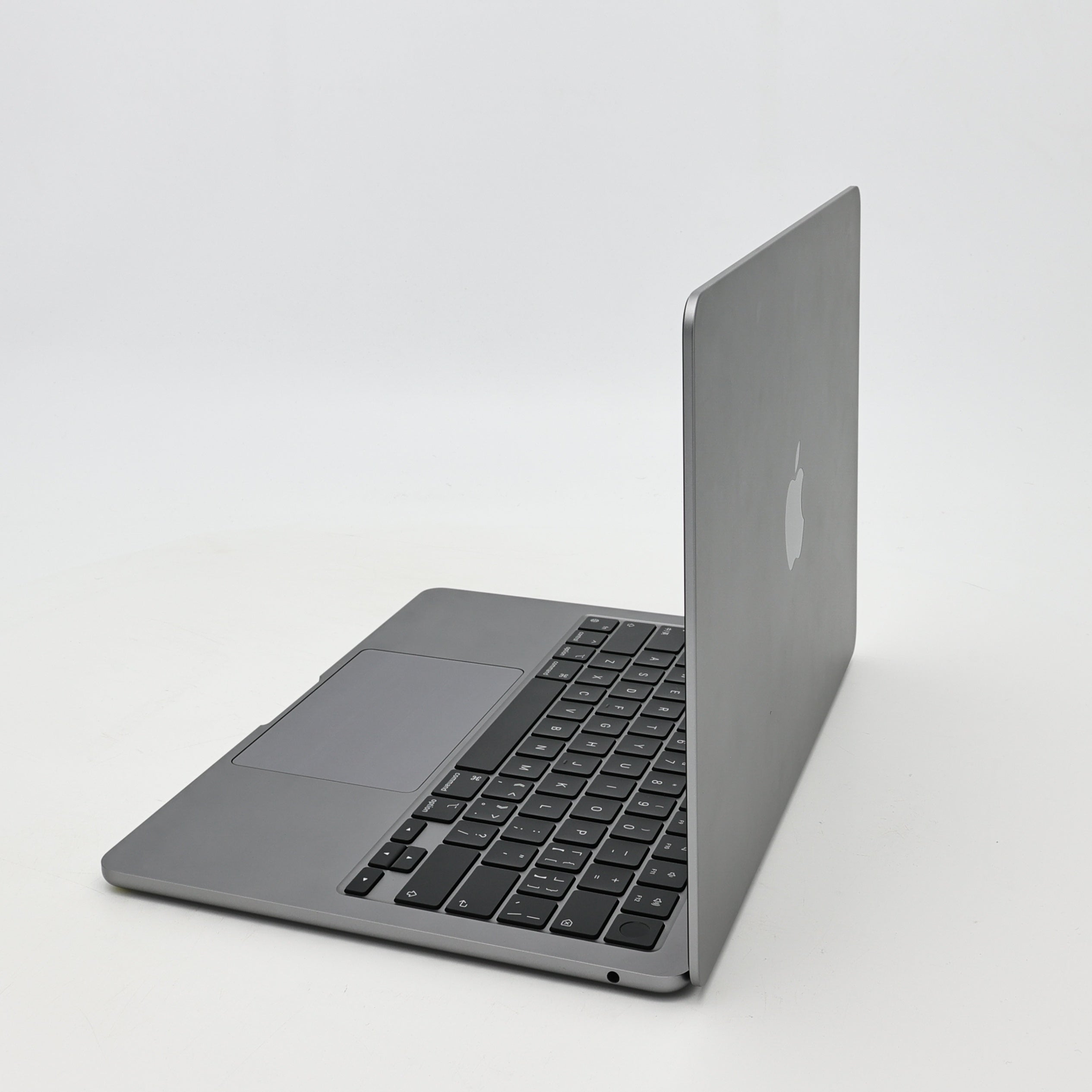 99新 Apple MacBook Air 22年 13寸 M2（8+8核） 8G RAM 256G SSD 深空灰色