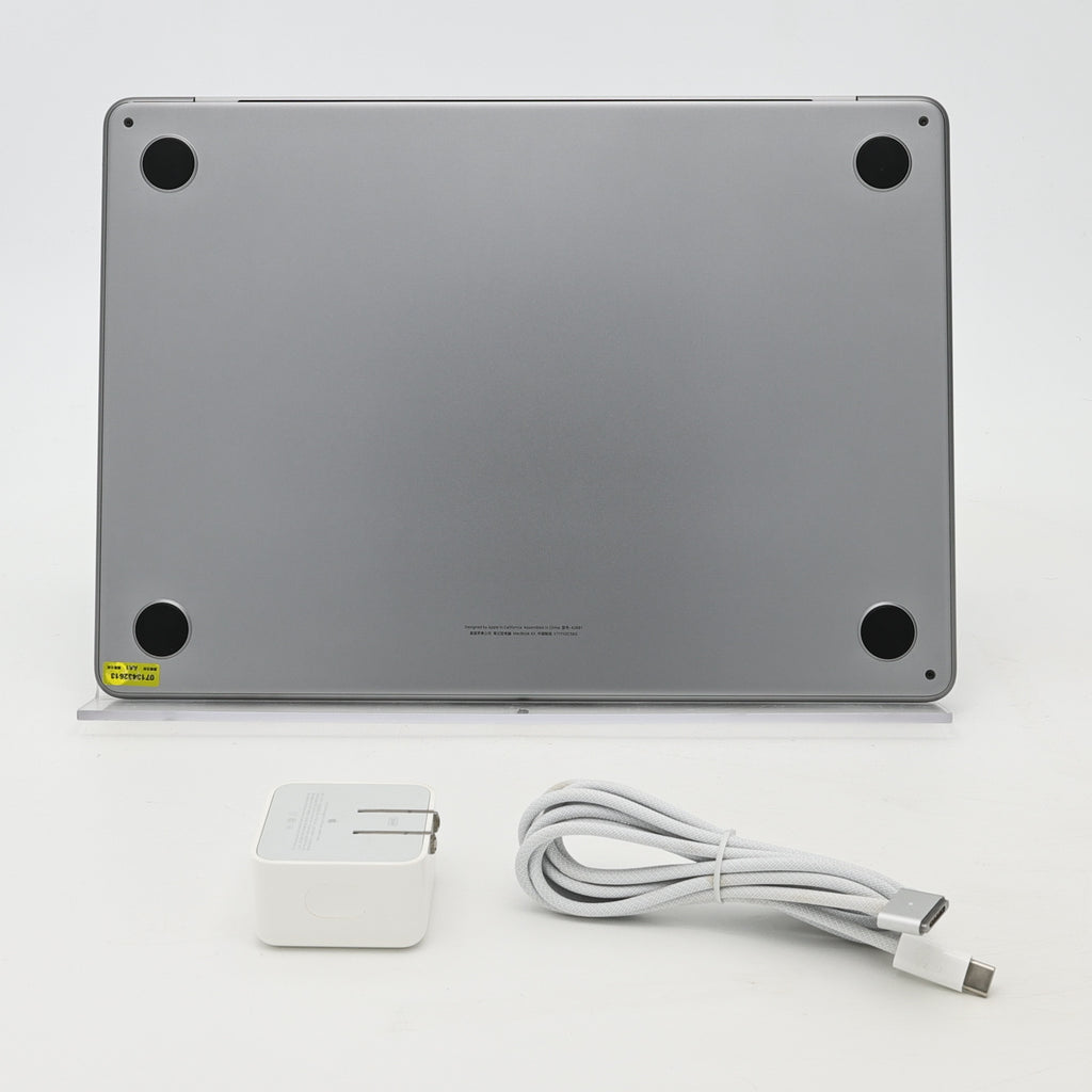 99新 Apple MacBook Air 22年 13寸 M2（8+8核） 8G RAM 256G SSD 深空灰色