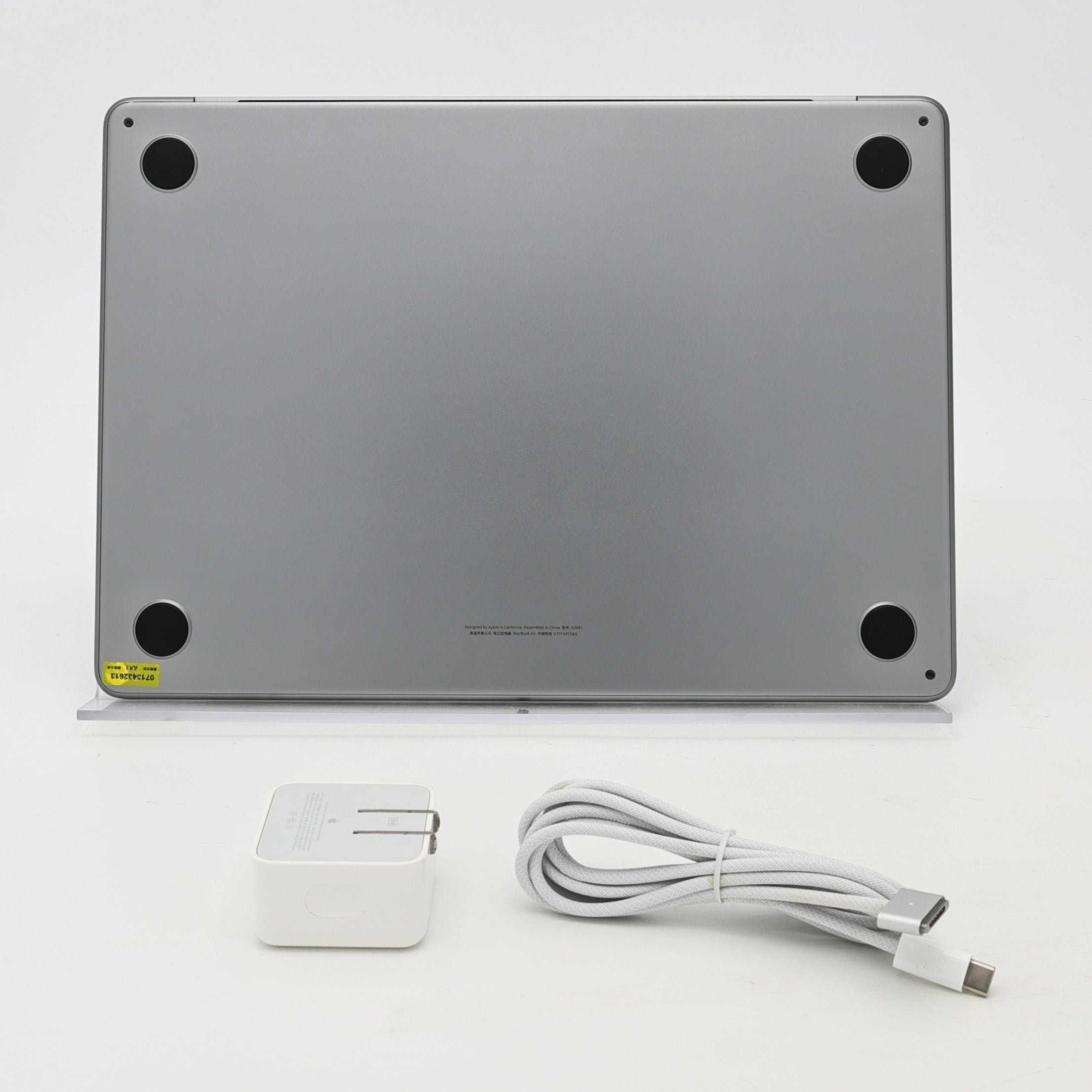 99新 Apple MacBook Air 22年 13寸 M2（8+8核） 8G RAM 256G SSD 深空灰色