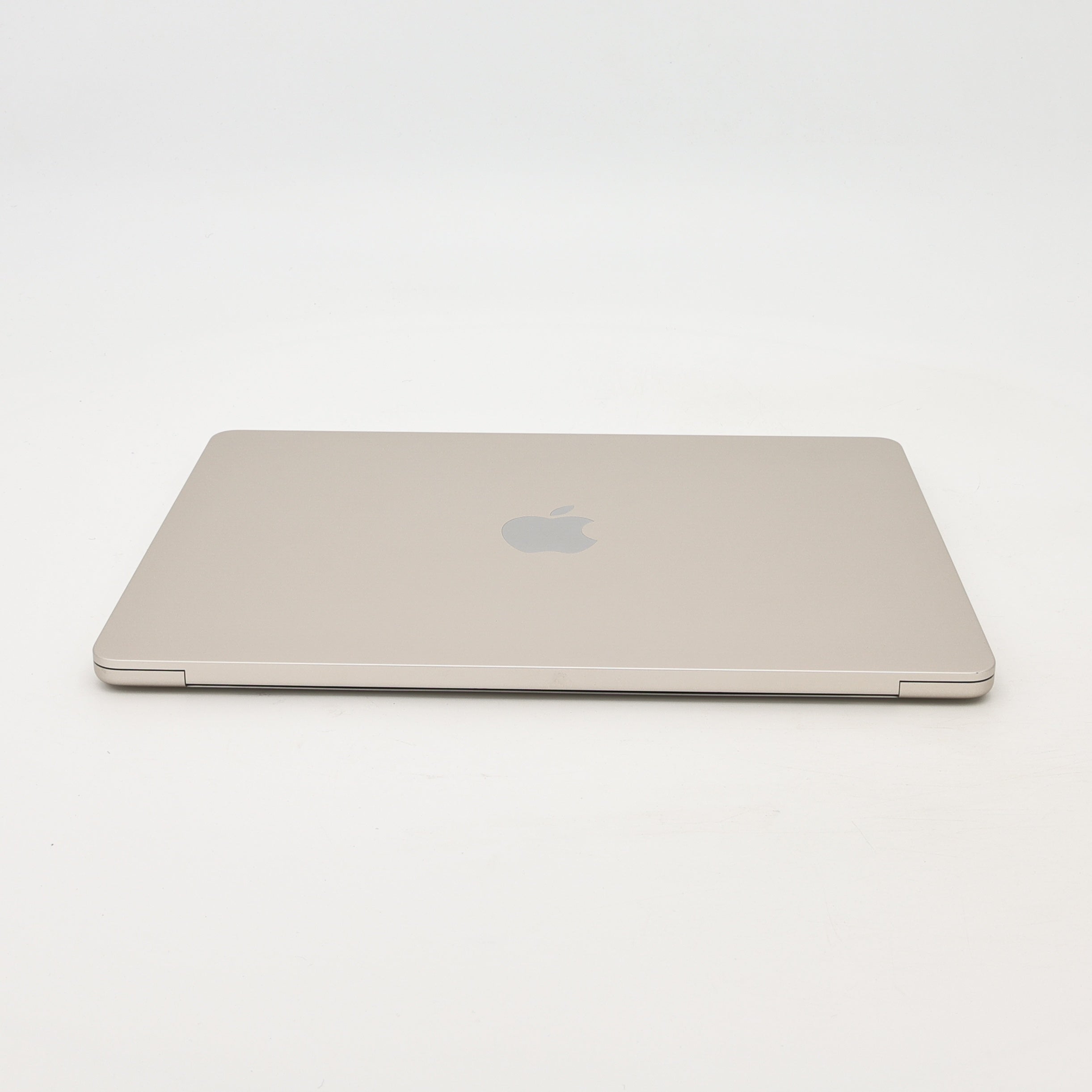 95新 Apple MacBook Air 22年 13寸 M2（8+8核） 16G RAM 256G SSD 星光色