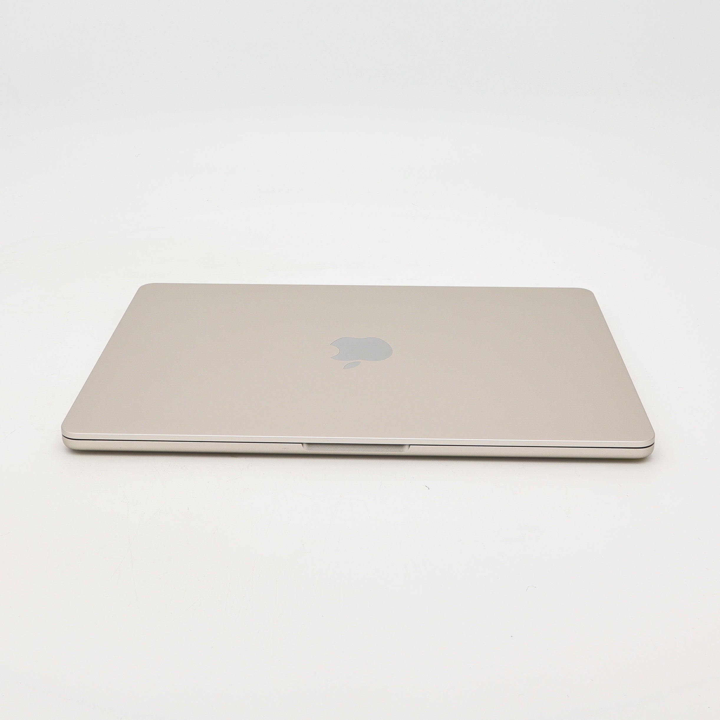 95新 Apple MacBook Air 22年 13寸 M2（8+8核） 16G RAM 256G SSD 星光色