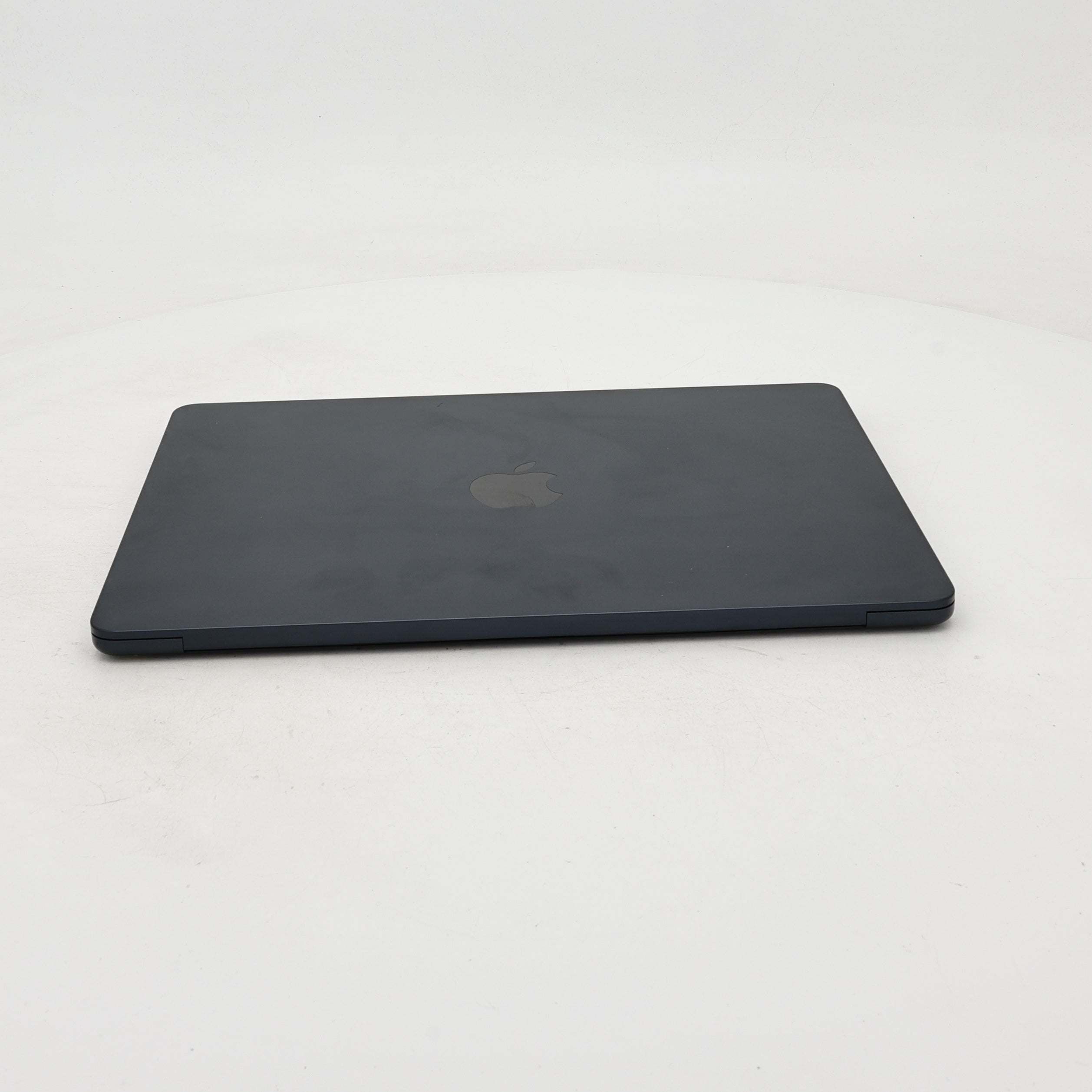 95新 Apple MacBook Air 22年 13寸 M2（8+8核） 8G RAM 256G SSD 午夜色