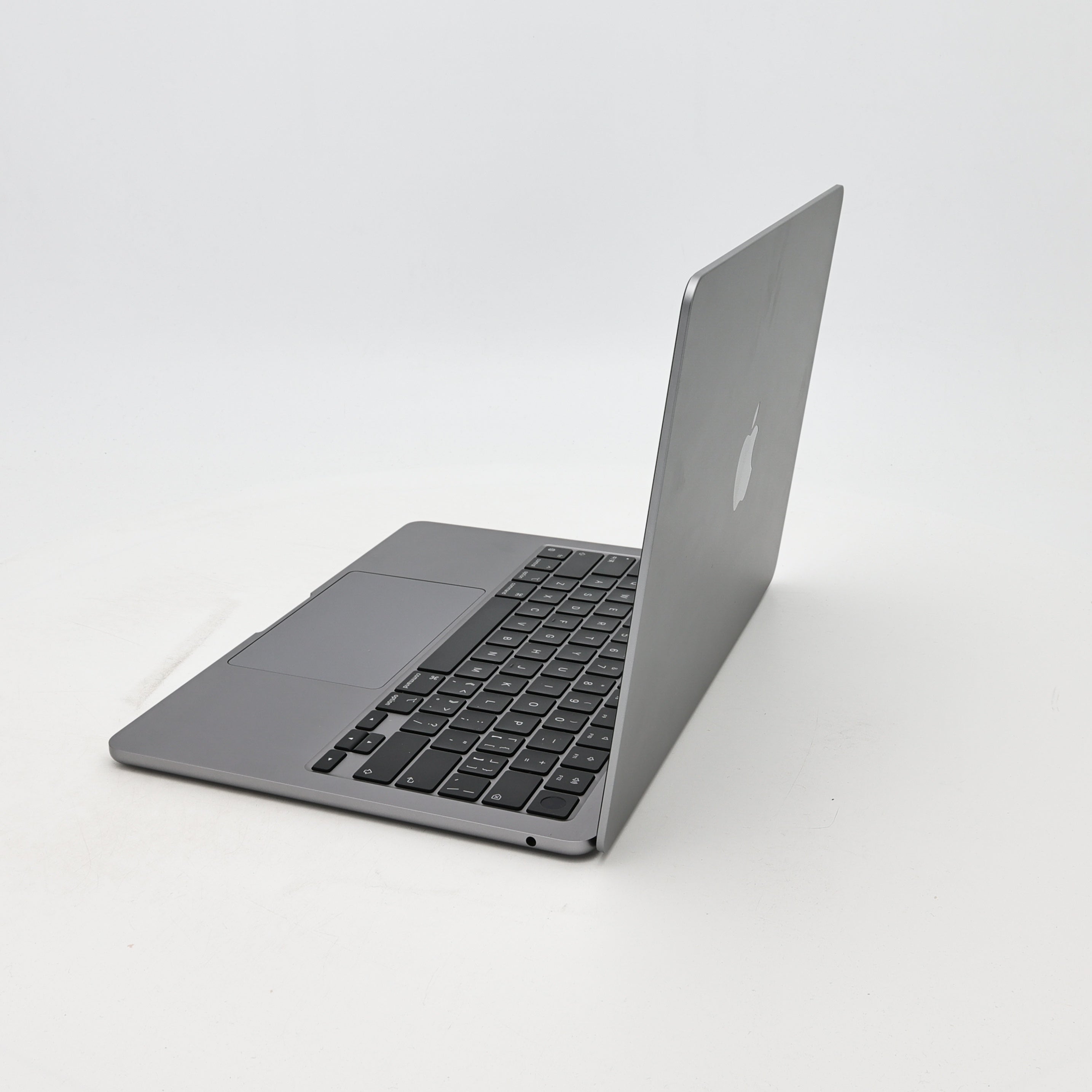 95新 Apple MacBook Air 22年 13寸 M2（8+8核） 16G RAM 256G SSD 深空灰色