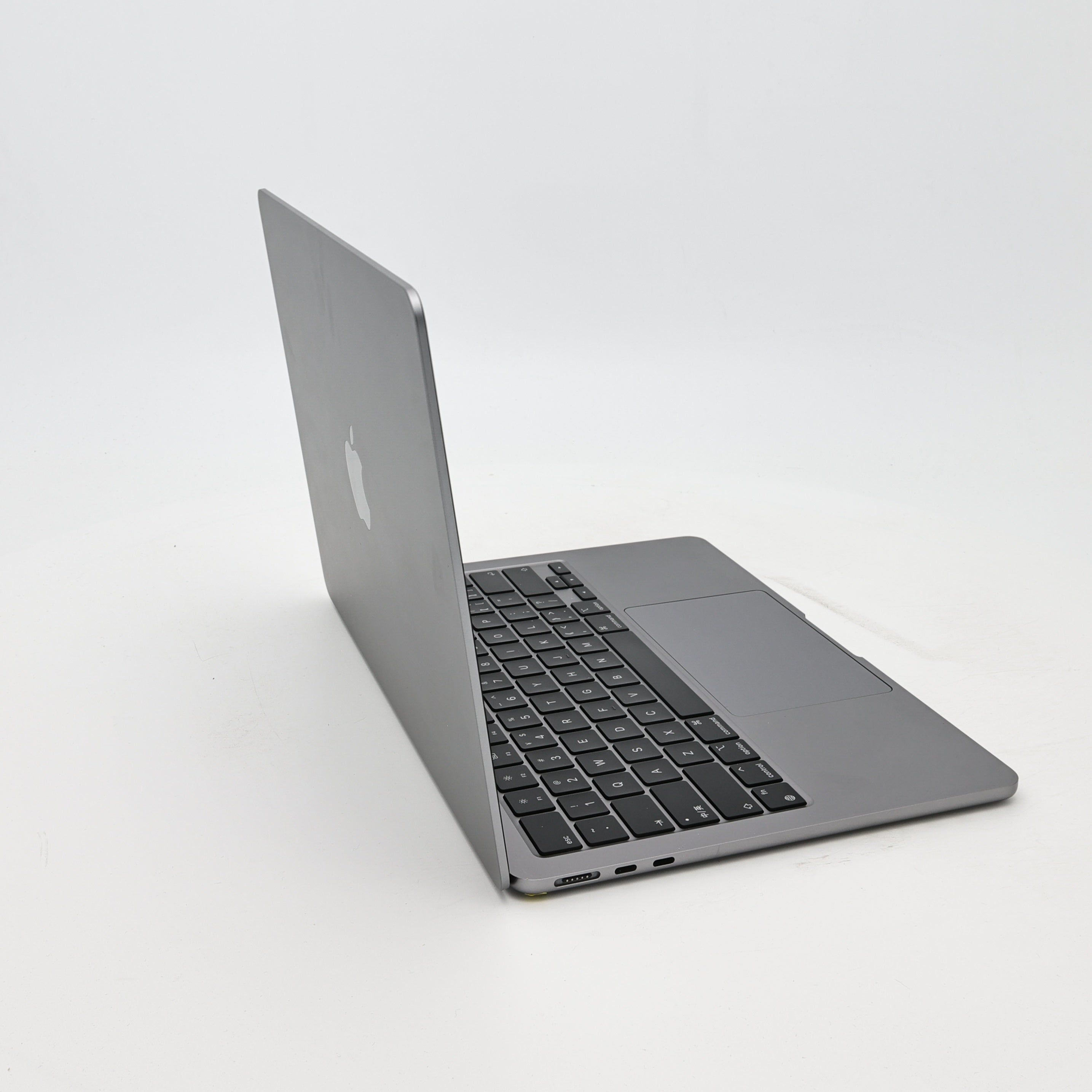 95新 Apple MacBook Air 22年 13寸 M2（8+8核） 16G RAM 256G SSD 深空灰色