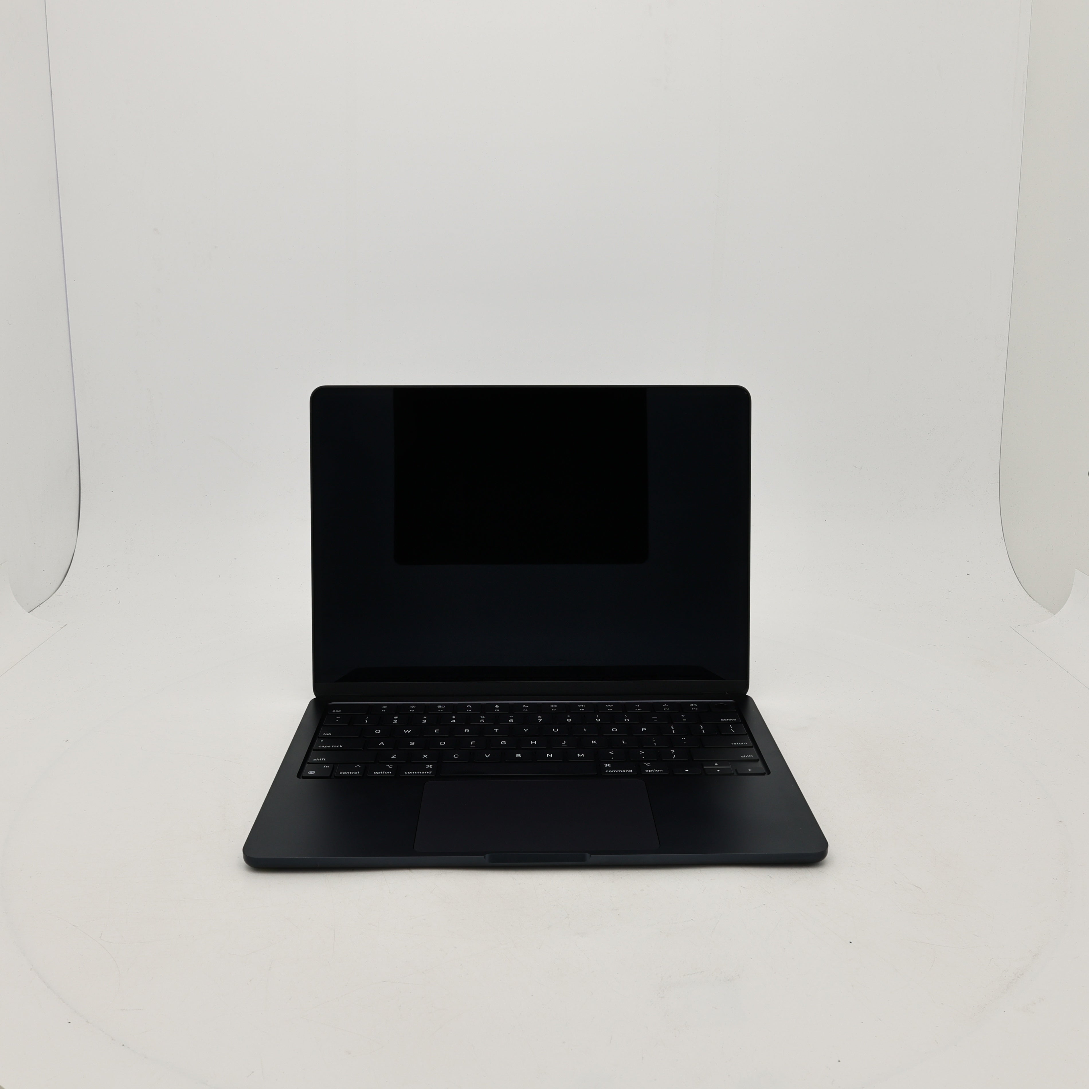 95新 Apple MacBook Air 22年 13寸 M2（8+8核） 8G RAM 256G SSD 午夜色