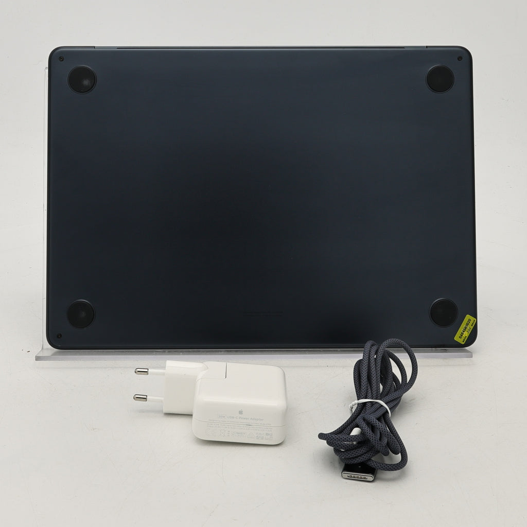 95新 Apple MacBook Air 22年 13寸 M2（8+8核） 8G RAM 256G SSD 午夜色