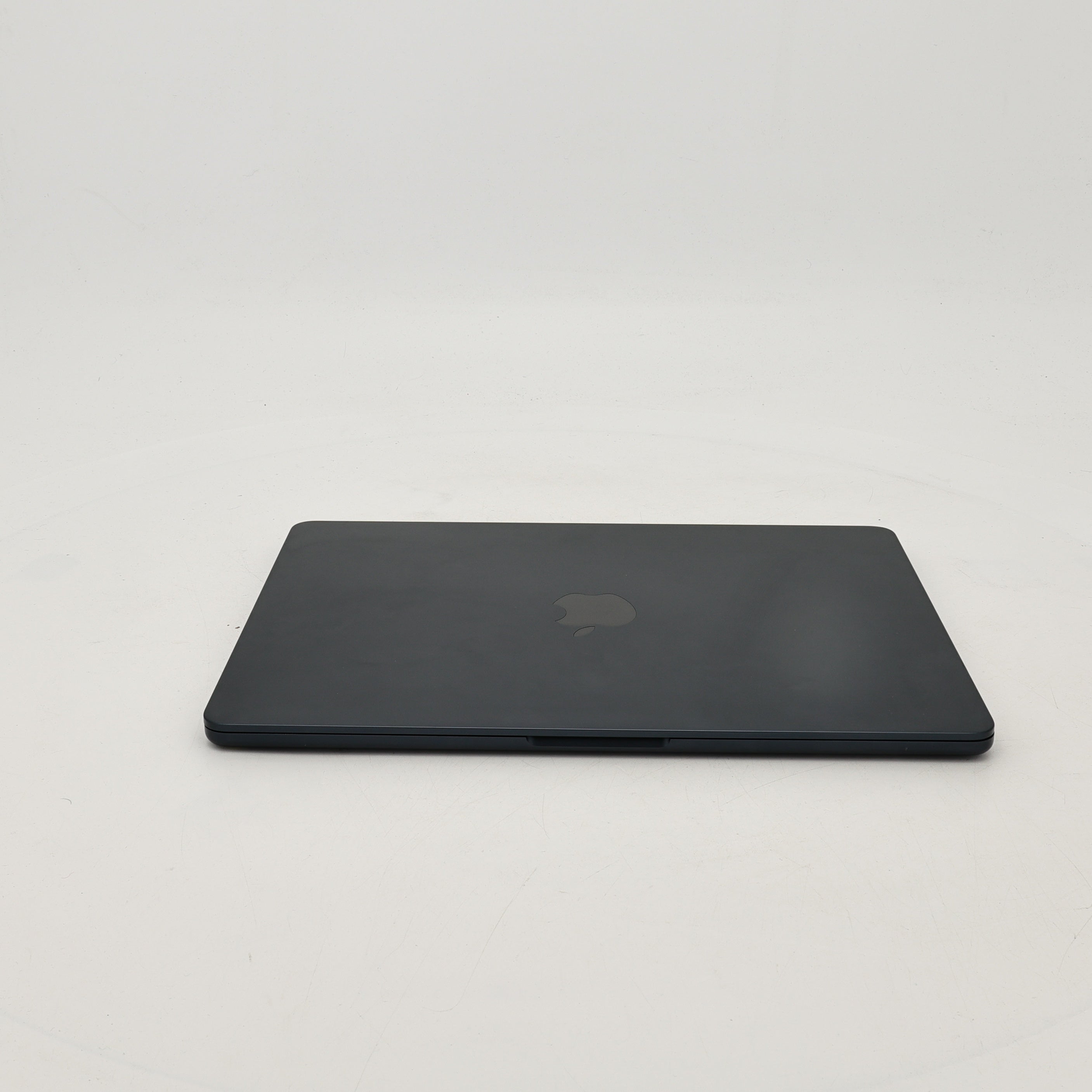 95新 Apple MacBook Air 22年 13寸 M2（8+8核） 8G RAM 256G SSD 午夜色