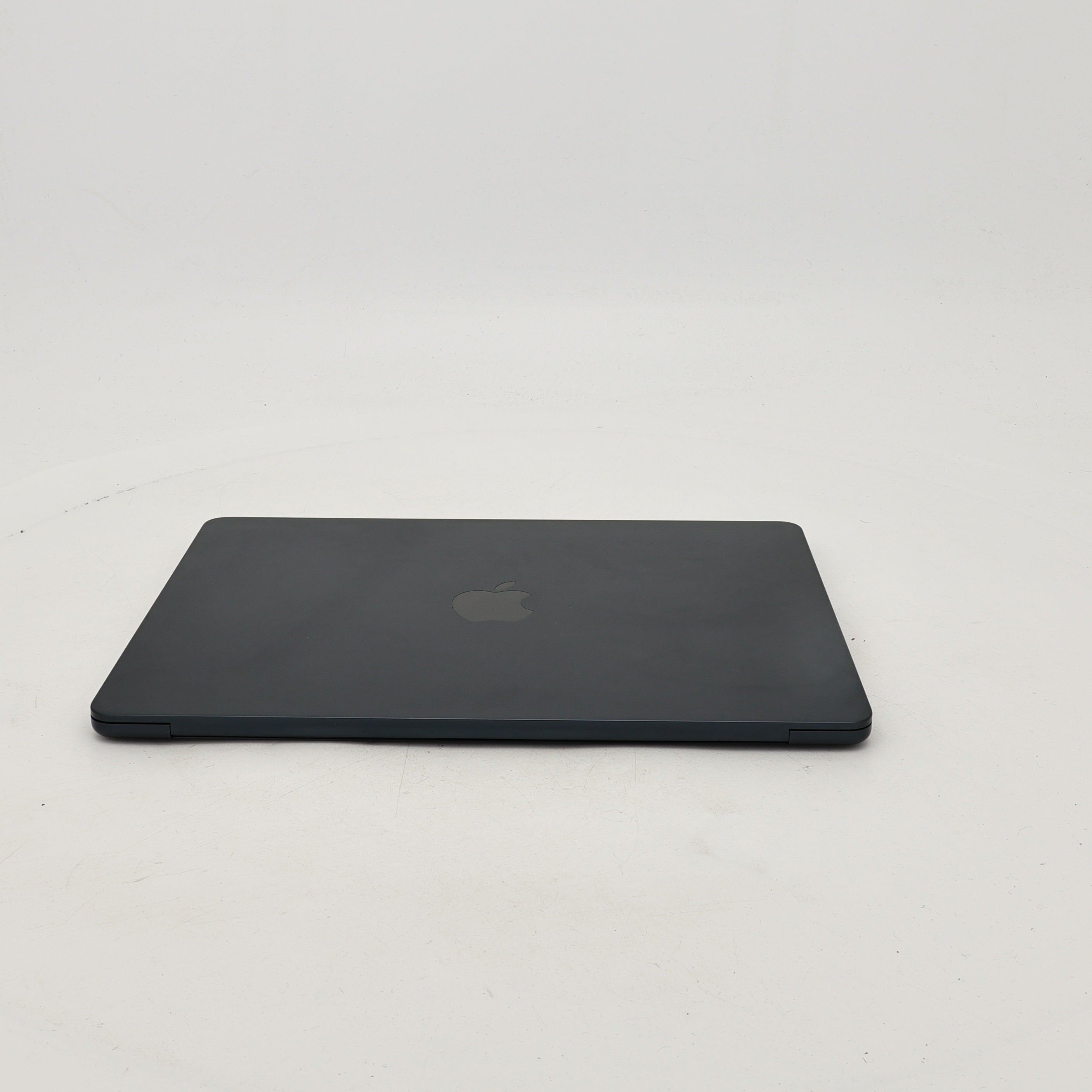 95新 Apple MacBook Air 22年 13寸 M2（8+8核） 8G RAM 256G SSD 午夜色
