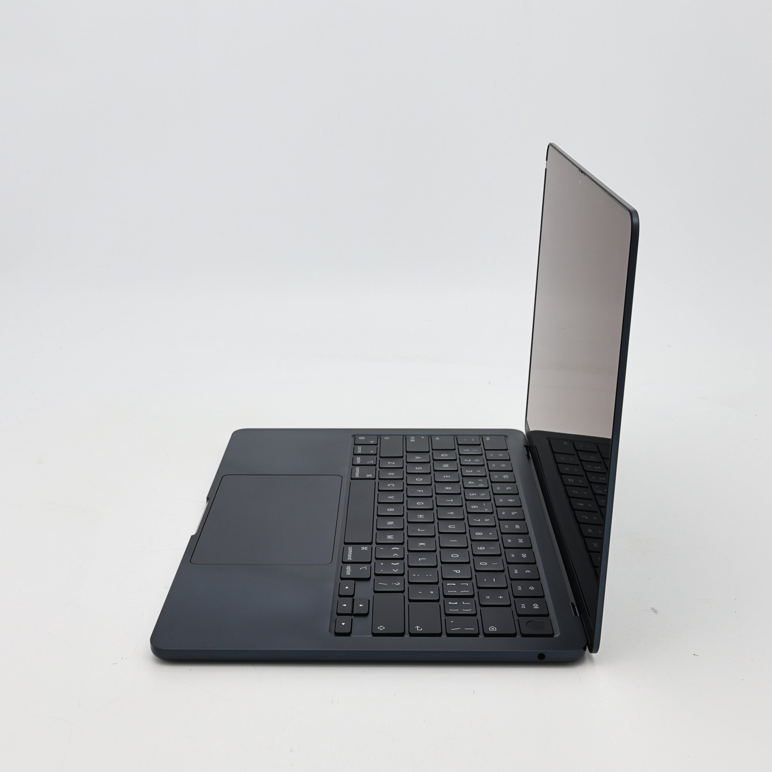 99新 Apple MacBook Air 22年 13寸 M2（8+8核） 8G RAM 256G SSD 午夜色