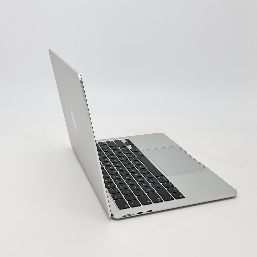 95新 Apple MacBook Air 22年 13寸 M2（8+10核） 8G RAM 512G SSD 銀色