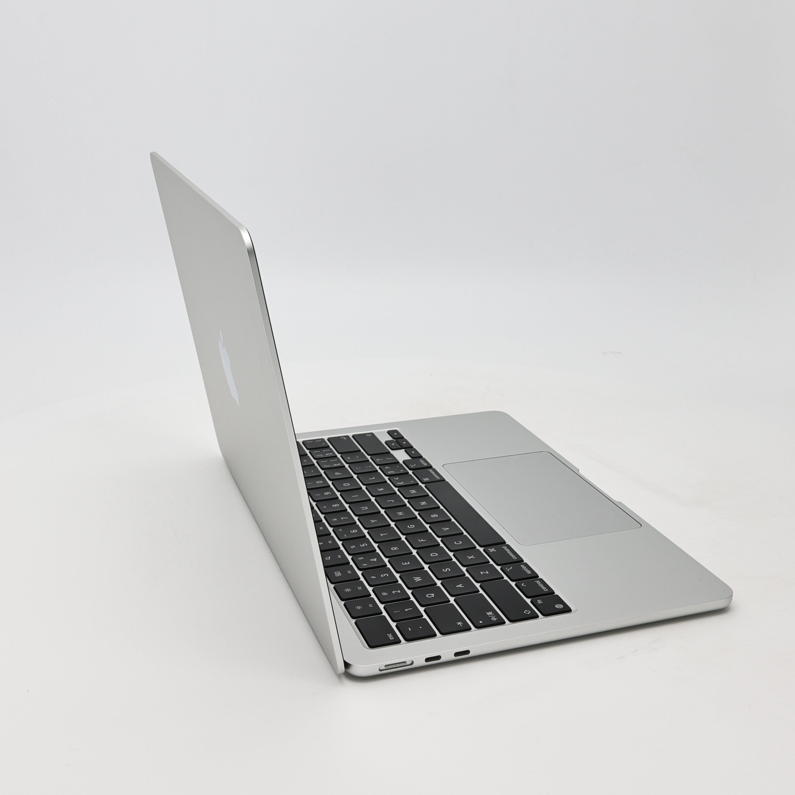 95新 Apple MacBook Air 22年 13寸 M2（8+10核） 8G RAM 512G SSD 銀色
