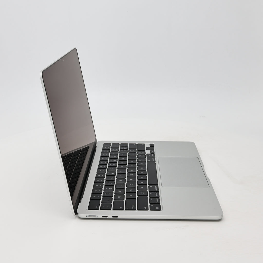 95新 Apple MacBook Air 22年 13寸 M2（8+10核） 8G RAM 512G SSD 銀色