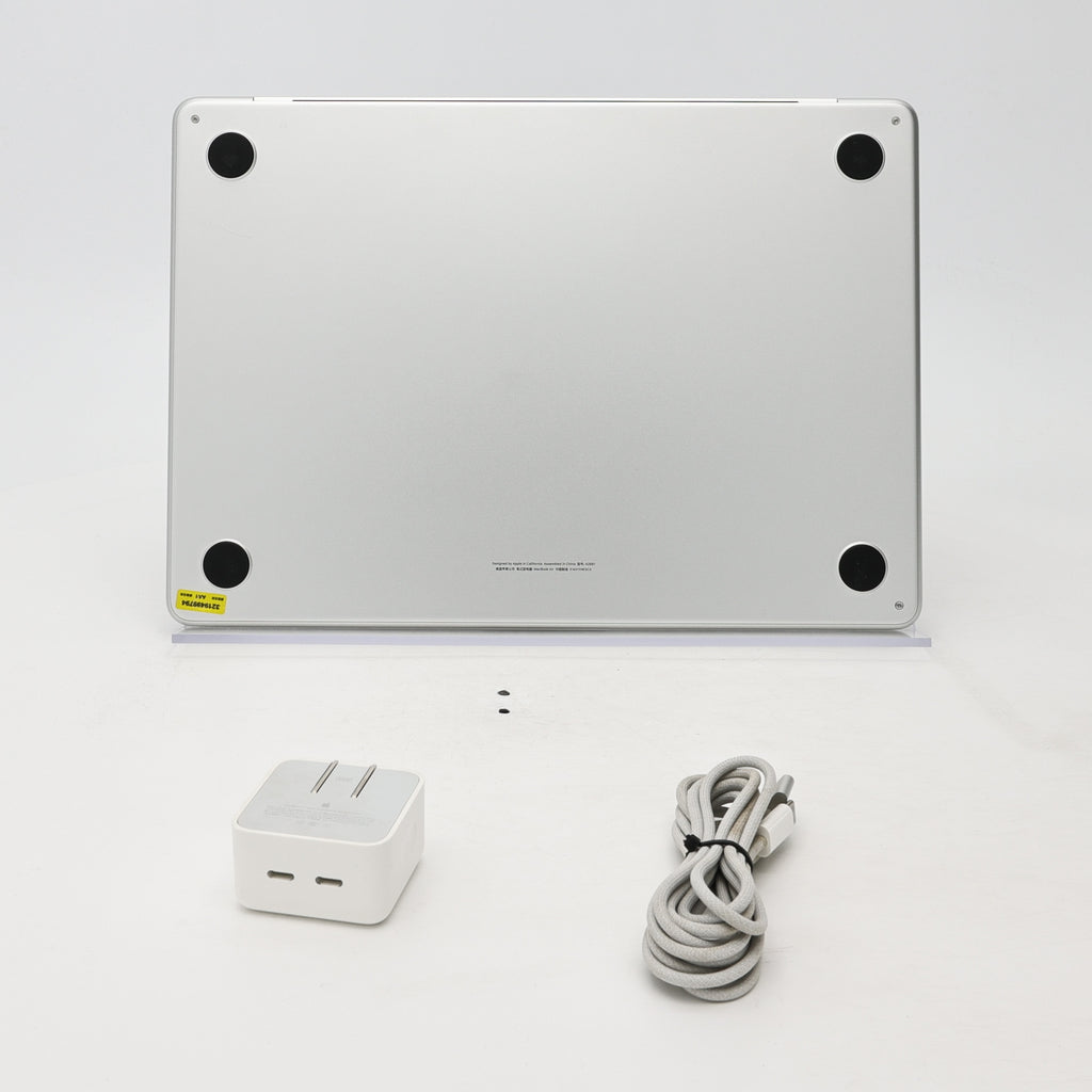95新 Apple MacBook Air 22年 13寸 M2（8+10核） 8G RAM 512G SSD 銀色