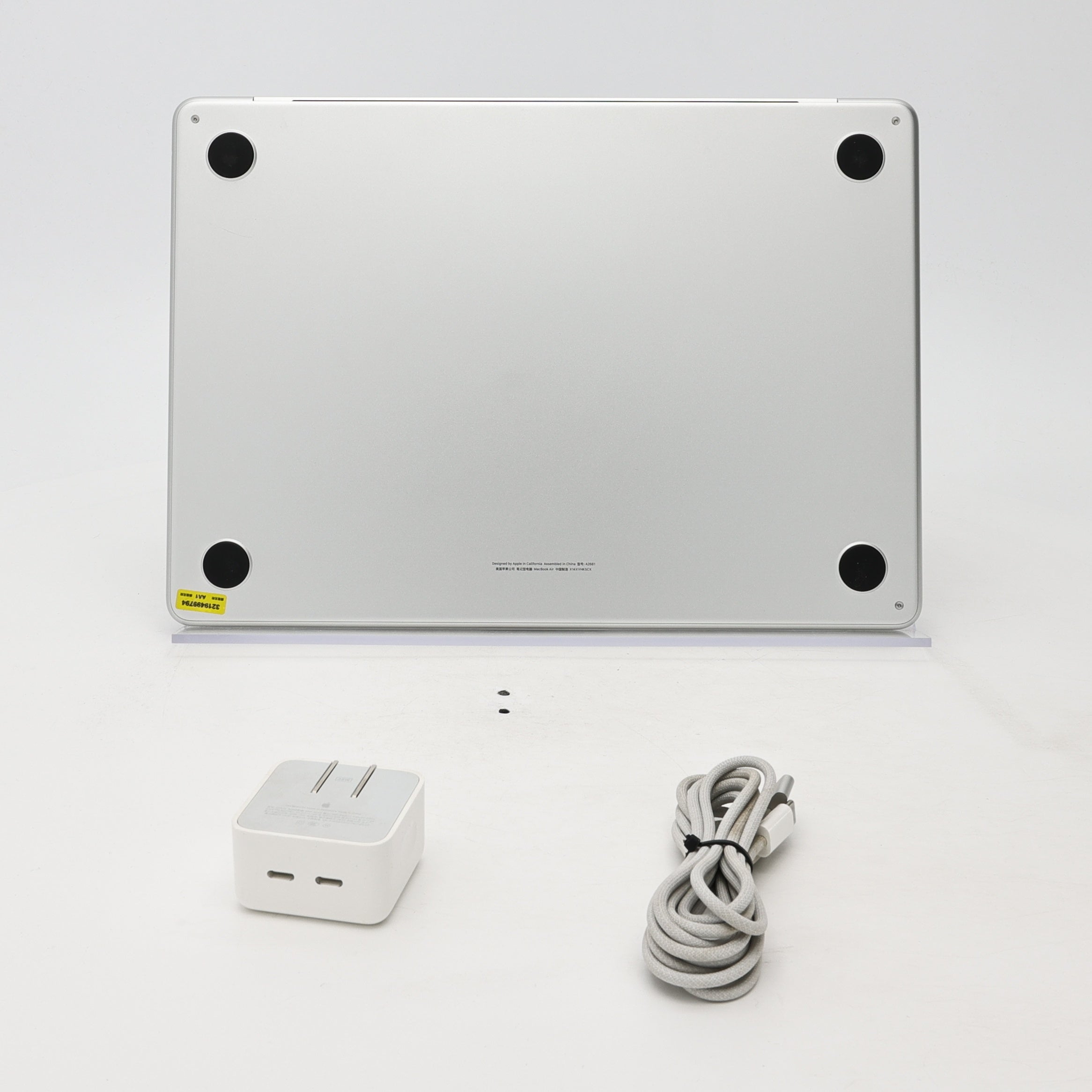 95新 Apple MacBook Air 22年 13寸 M2（8+10核） 8G RAM 512G SSD 銀色