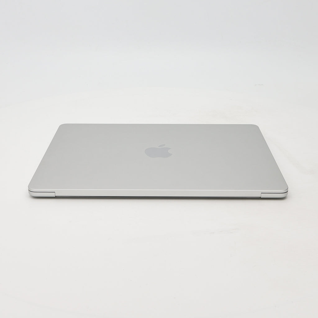 95新 Apple MacBook Air 22年 13寸 M2（8+10核） 8G RAM 512G SSD 銀色