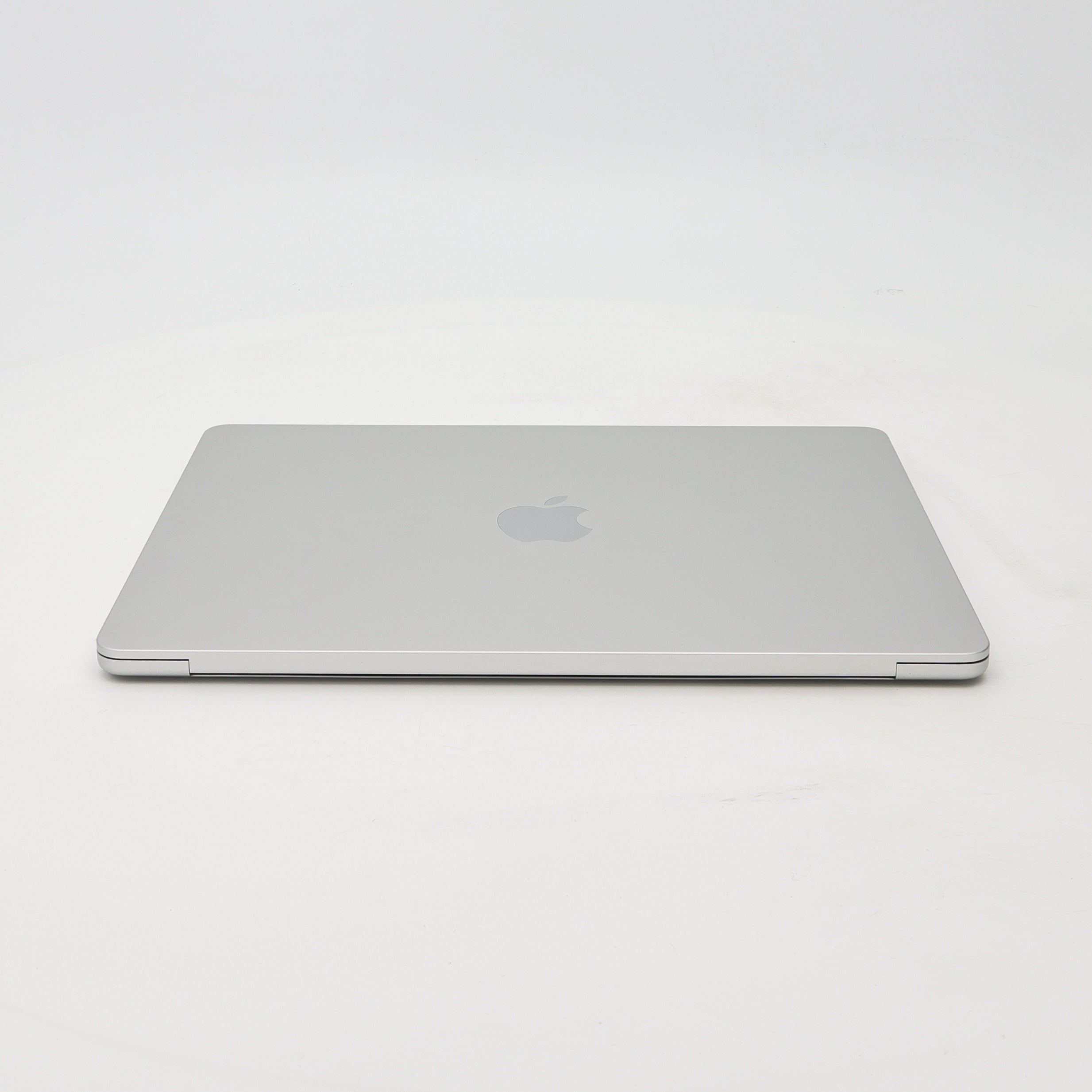 95新 Apple MacBook Air 22年 13寸 M2（8+10核） 8G RAM 512G SSD 銀色