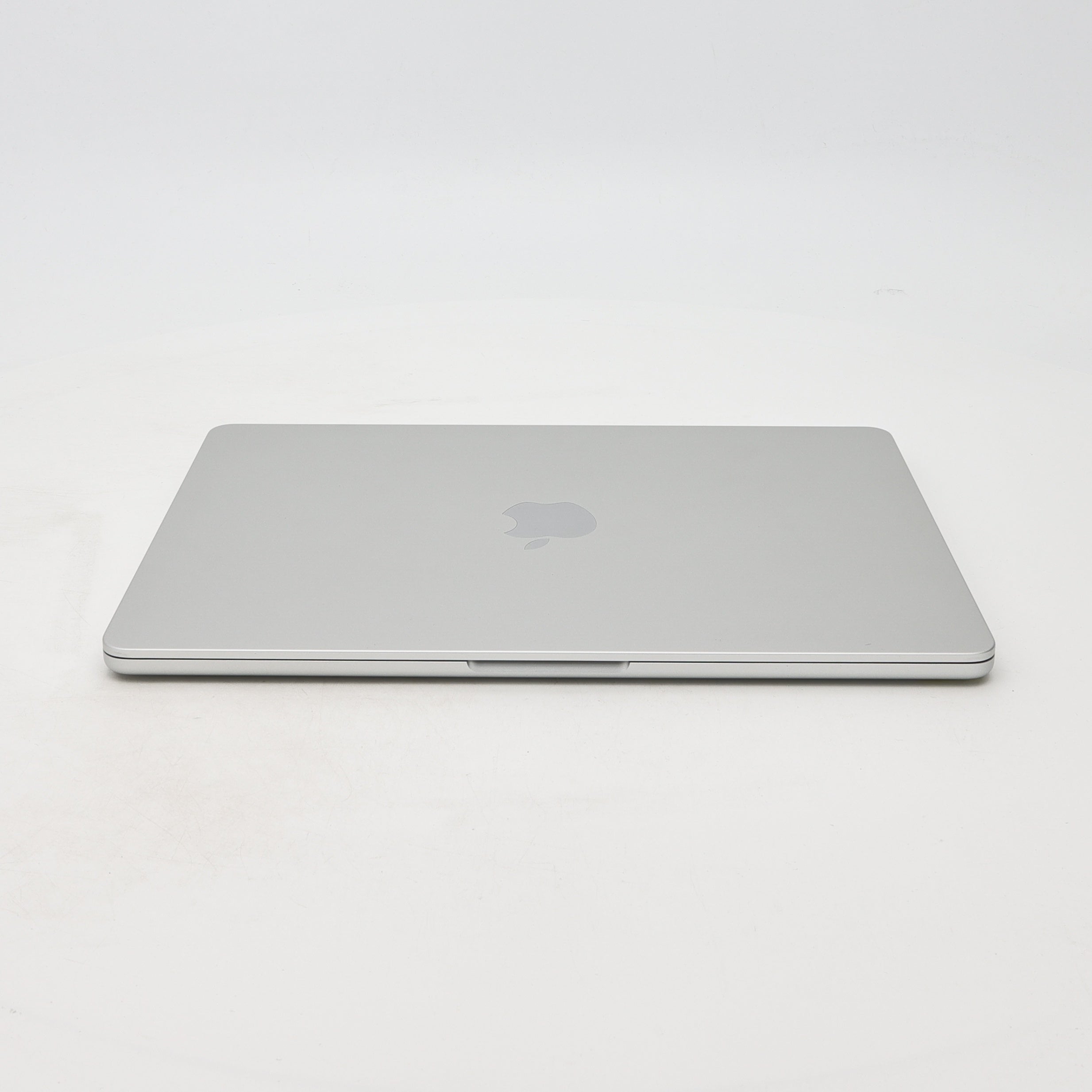 95新 Apple MacBook Air 22年 13寸 M2（8+10核） 8G RAM 512G SSD 銀色