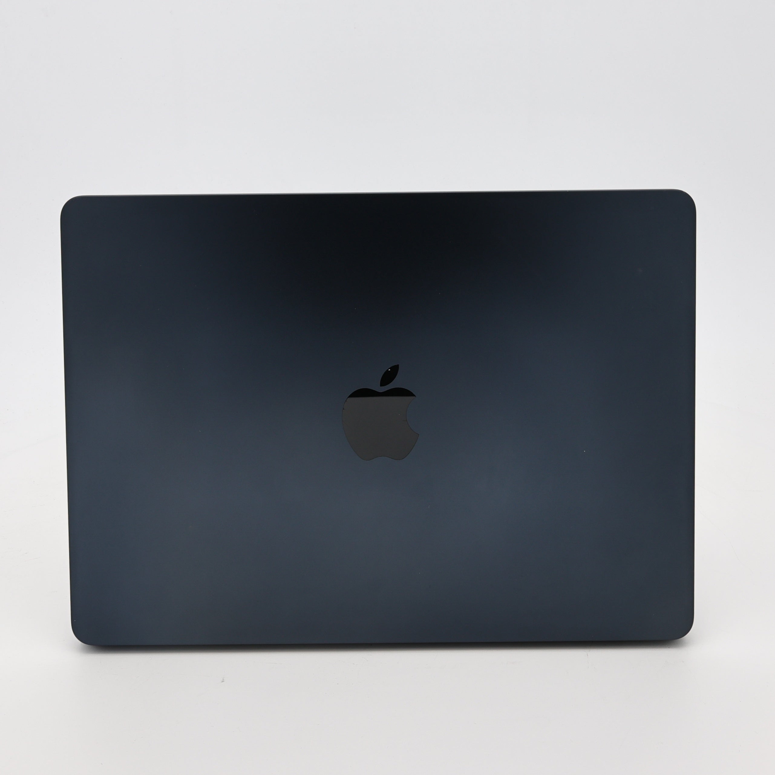 95新 Apple MacBook Air 22年 13寸 M2（8+8核） 8G RAM 256G SSD 午夜色