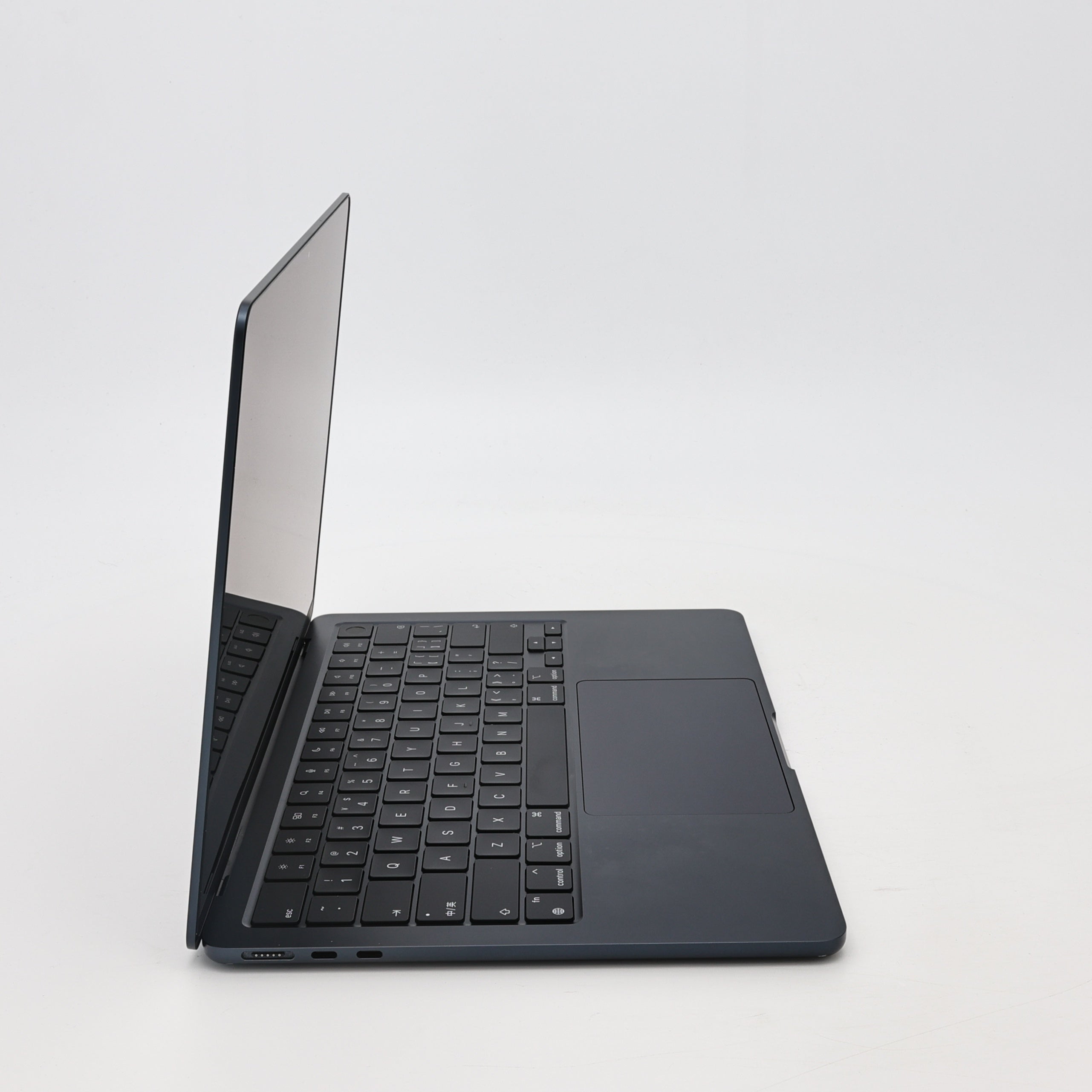 95新 Apple MacBook Air 22年 13寸 M2（8+8核） 8G RAM 256G SSD 午夜色