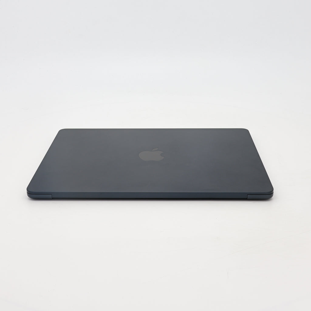 95新 Apple MacBook Air 22年 13寸 M2（8+8核） 8G RAM 256G SSD 午夜色