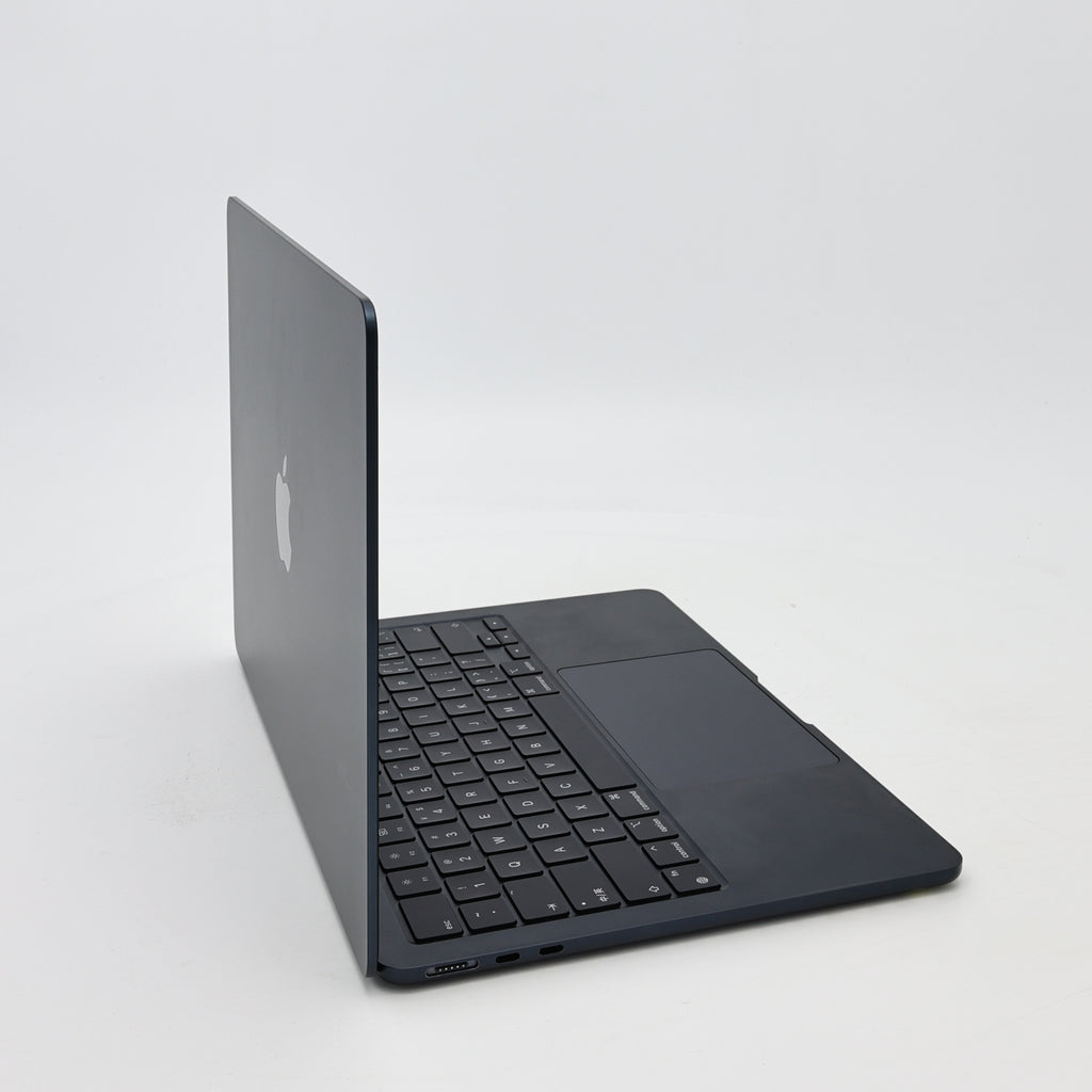 95新 Apple MacBook Air 22年 13寸 M2（8+8核） 8G RAM 256G SSD 午夜色