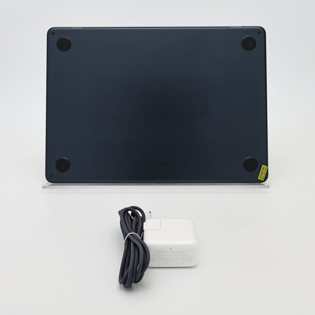 95新 Apple MacBook Air 22年 13寸 M2（8+8核） 8G RAM 256G SSD 午夜色