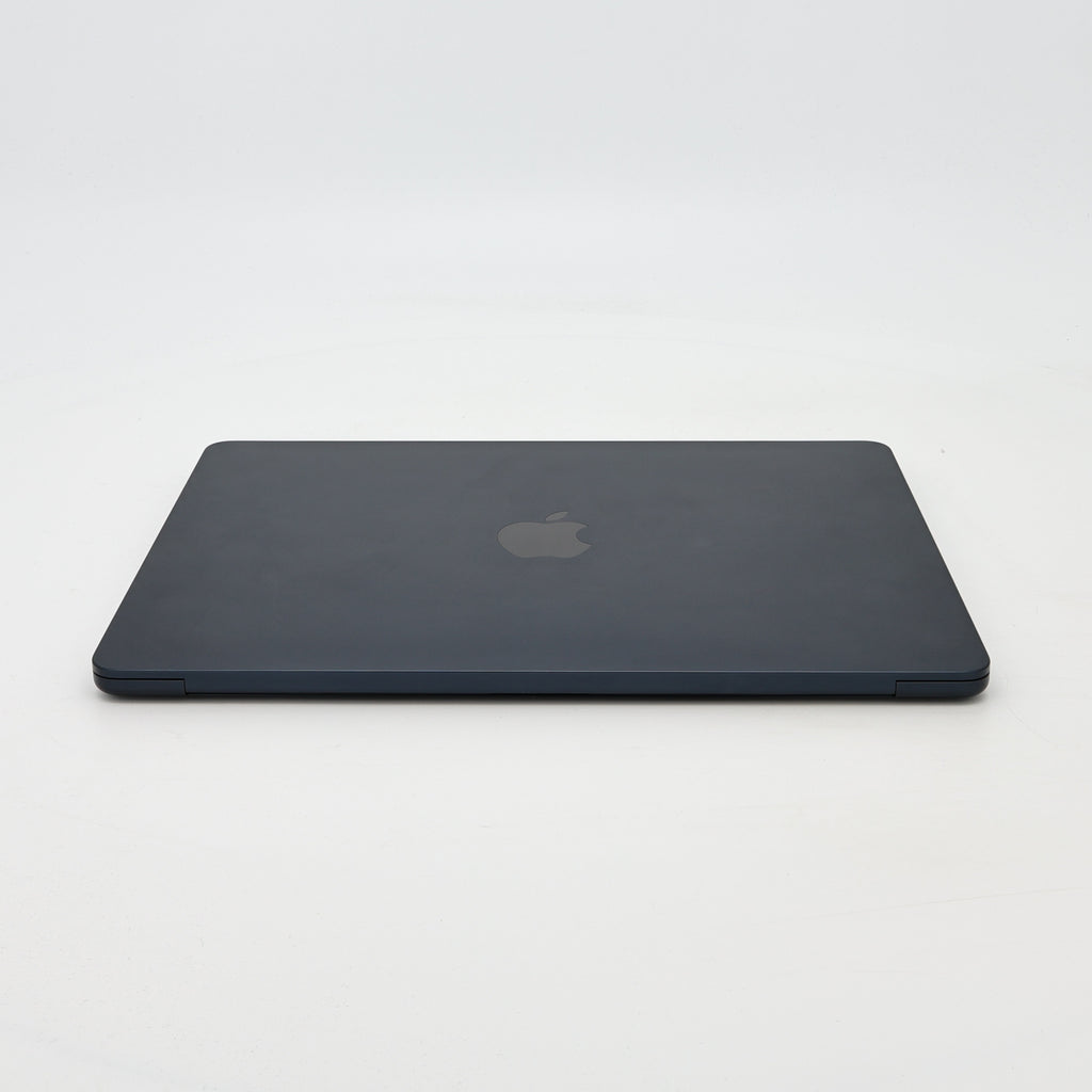 95新 Apple MacBook Air 22年 13寸 M2（8+8核） 8G RAM 256G SSD 午夜色