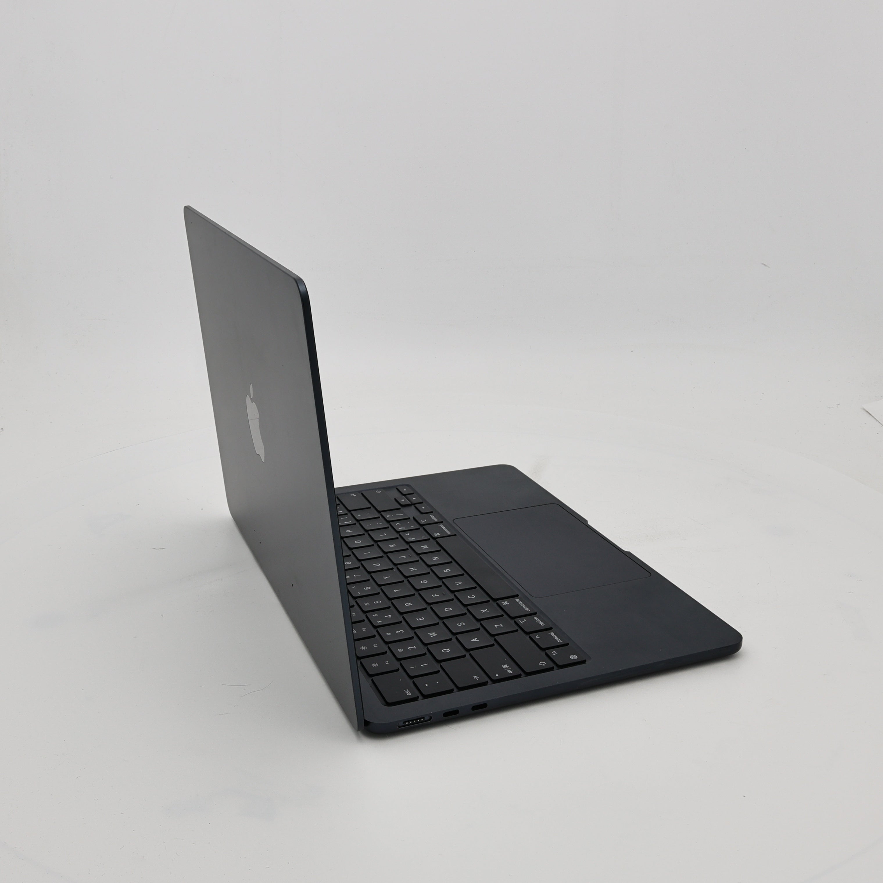 95新 Apple MacBook Air 22年 13寸 M2（8+8核） 8G RAM 256G SSD 午夜色