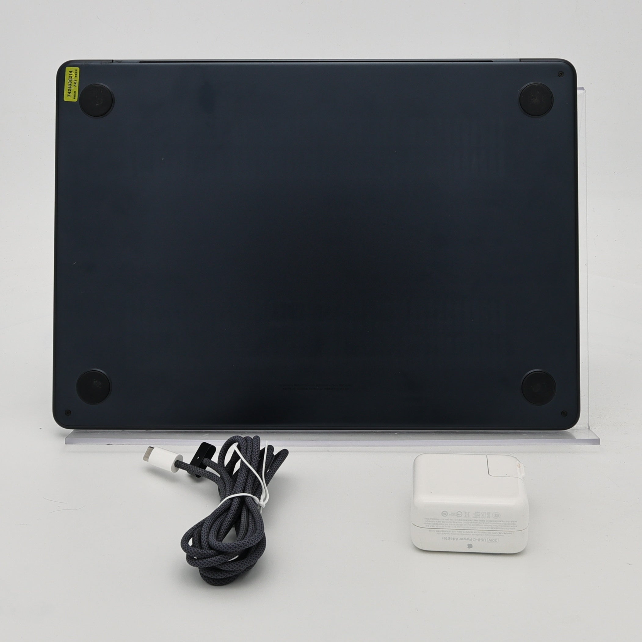 95新 Apple MacBook Air 22年 13寸 M2（8+8核） 8G RAM 256G SSD 午夜色