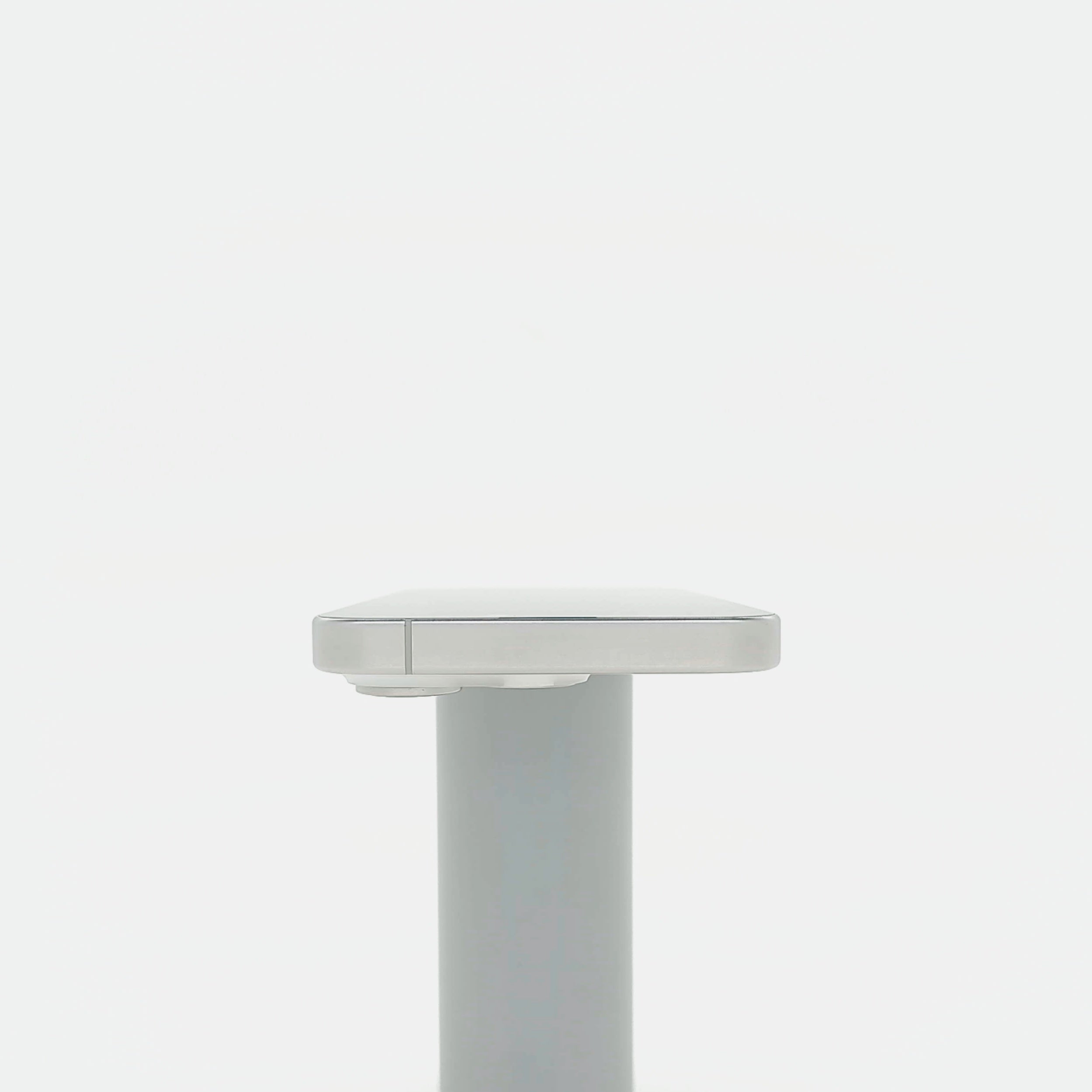 95新 Apple iPhone 15 Pro 128G 白色鈦金屬 中國大陸版