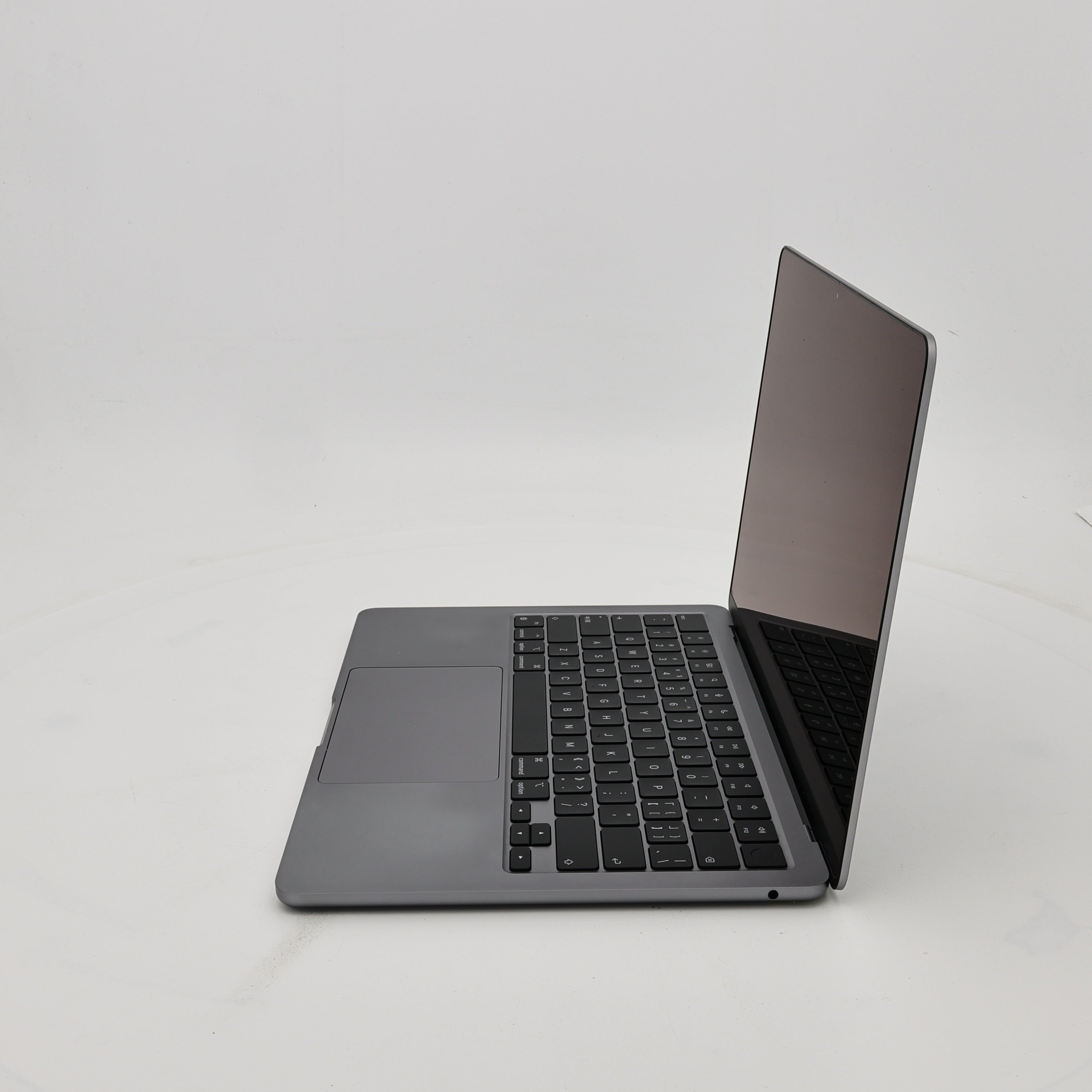 99新 Apple MacBook Air 22年 13寸 M2（8+8核） 8G RAM 256G SSD 深空灰色