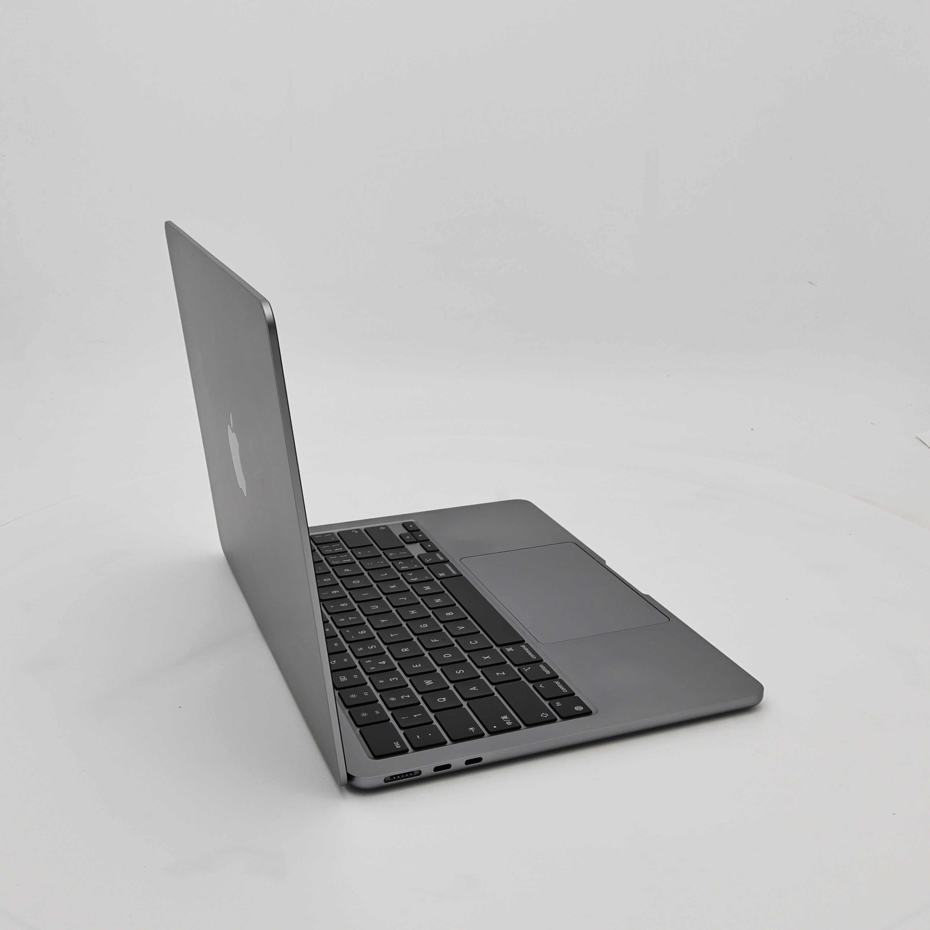 99新 Apple MacBook Air 22年 13寸 M2（8+8核） 8G RAM 256G SSD 深空灰色