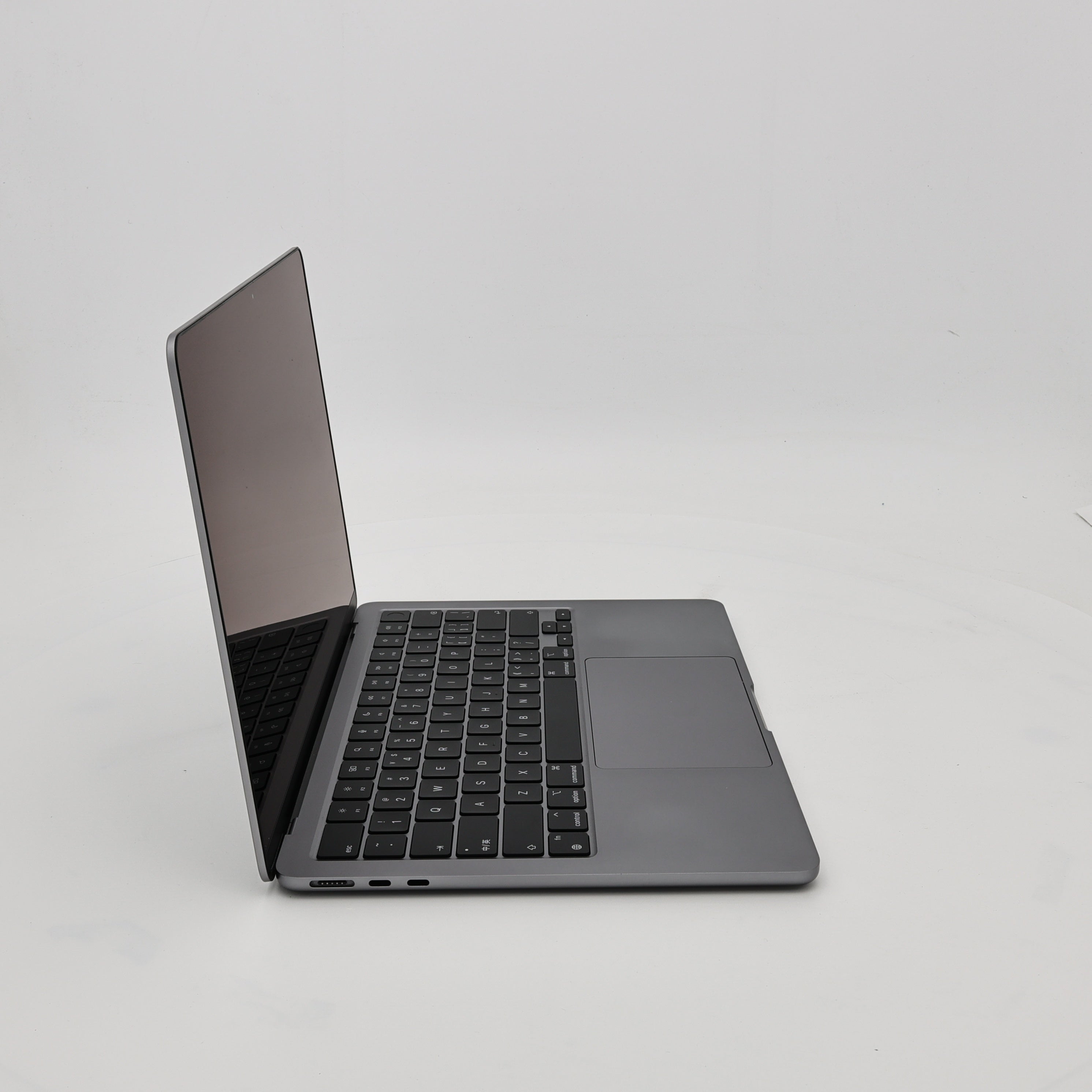 99新 Apple MacBook Air 22年 13寸 M2（8+8核） 8G RAM 256G SSD 深空灰色