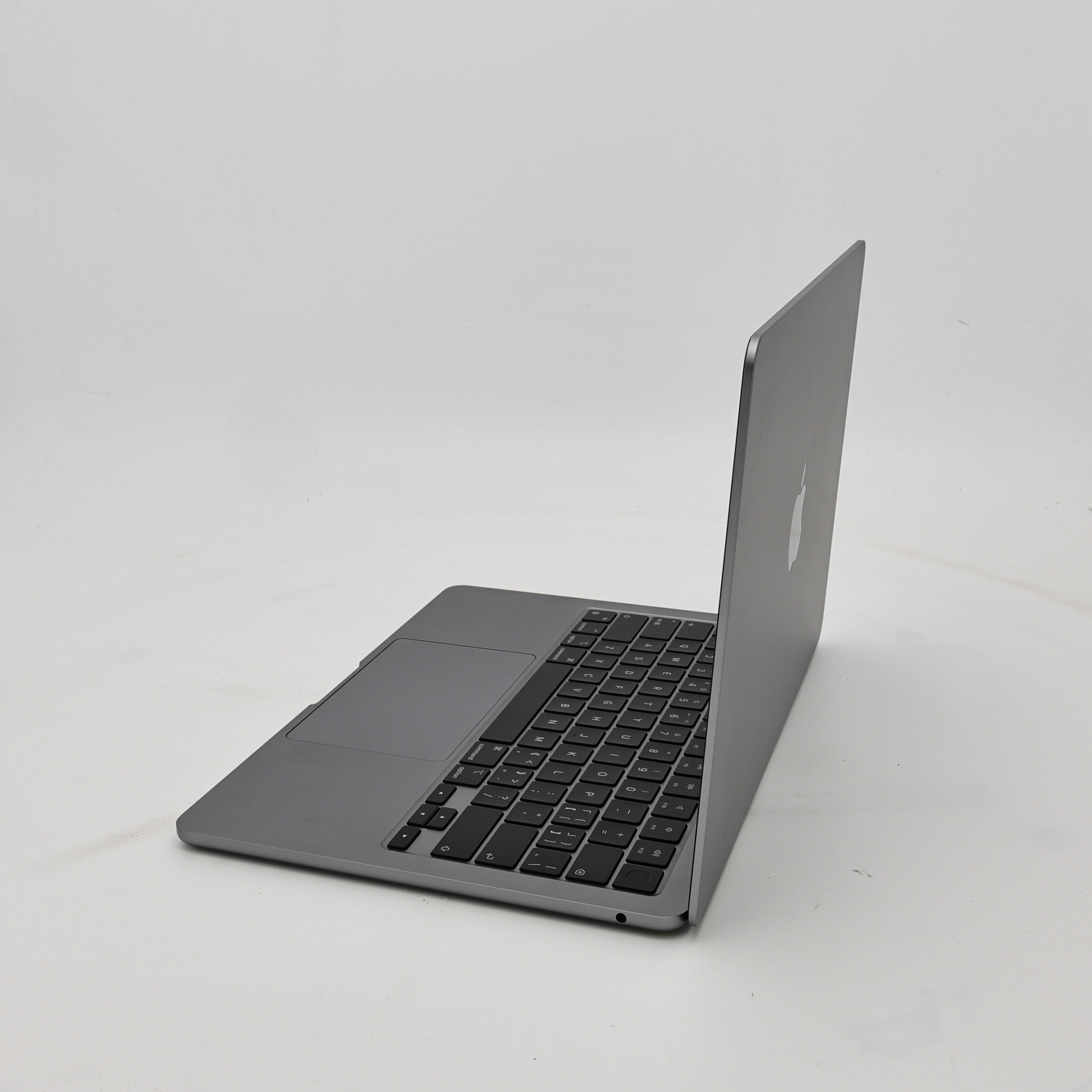 95新 Apple MacBook Air 24年 13寸 M3（8+8核） 8G RAM 256G SSD 深空灰色