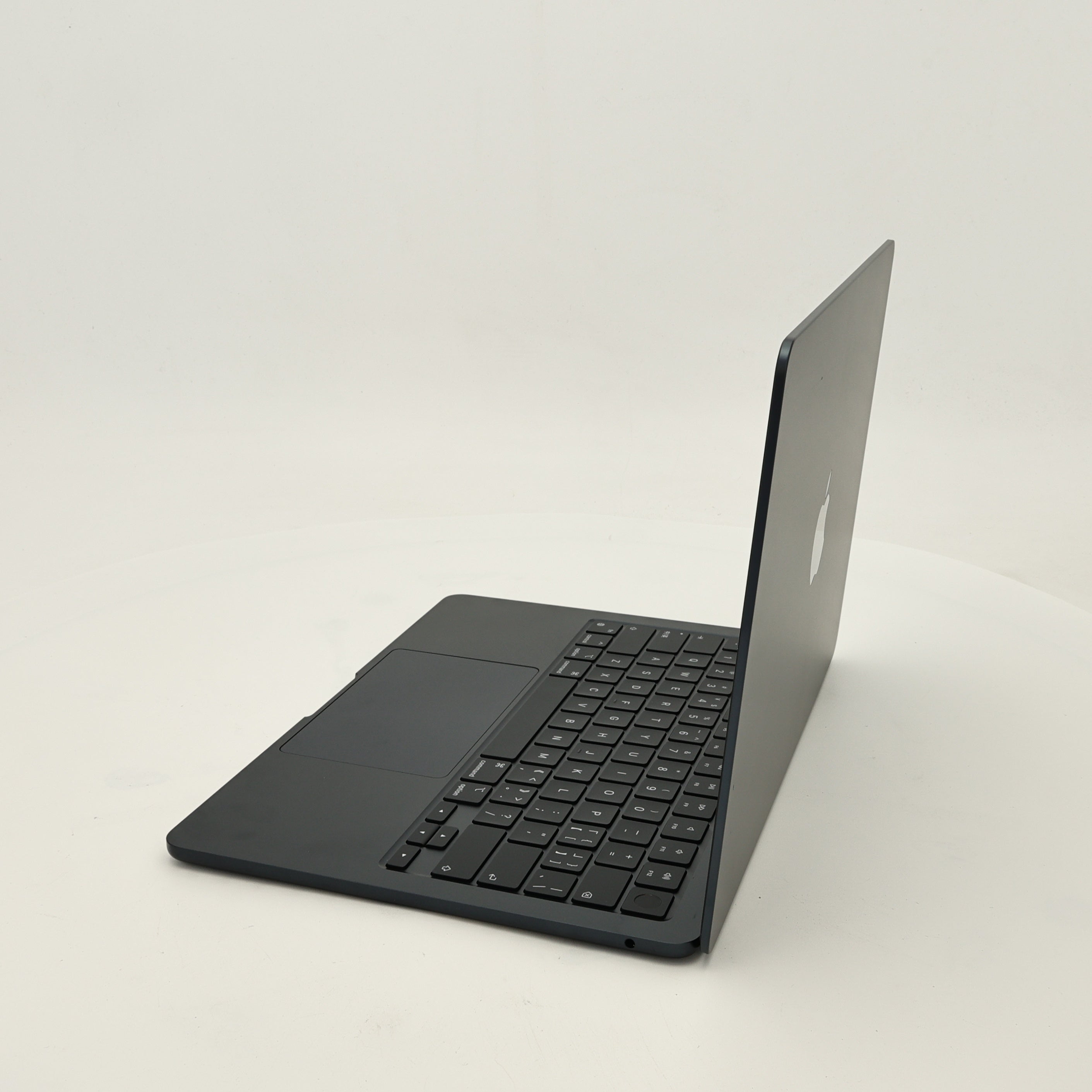 99新 Apple MacBook Air 22年 13寸 M2（8+8核） 8G RAM 256G SSD 午夜色