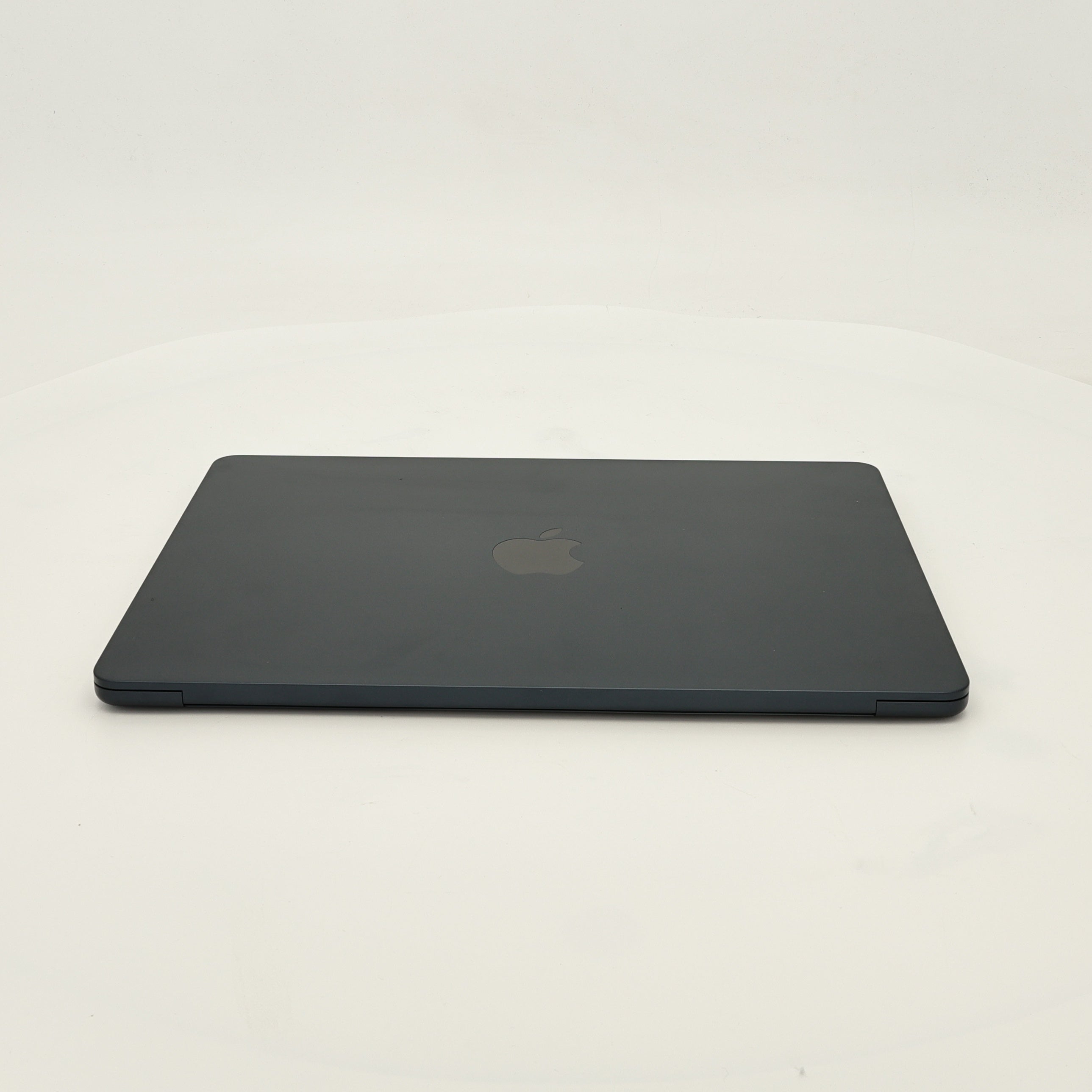 99新 Apple MacBook Air 22年 13寸 M2（8+8核） 8G RAM 256G SSD 午夜色