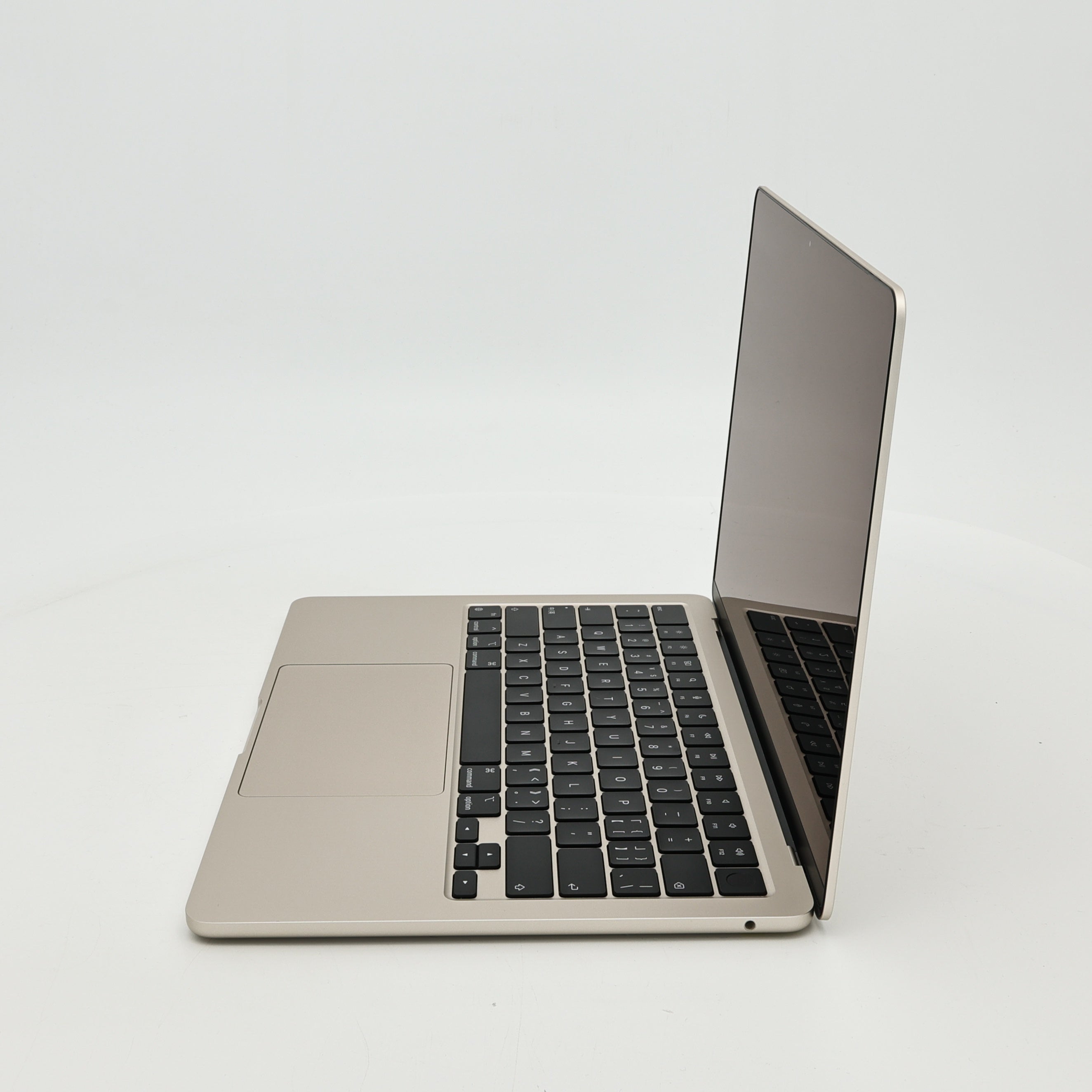 99新 Apple MacBook Air 22年 13寸 M2（8+8核） 16G RAM 256G SSD 星光色