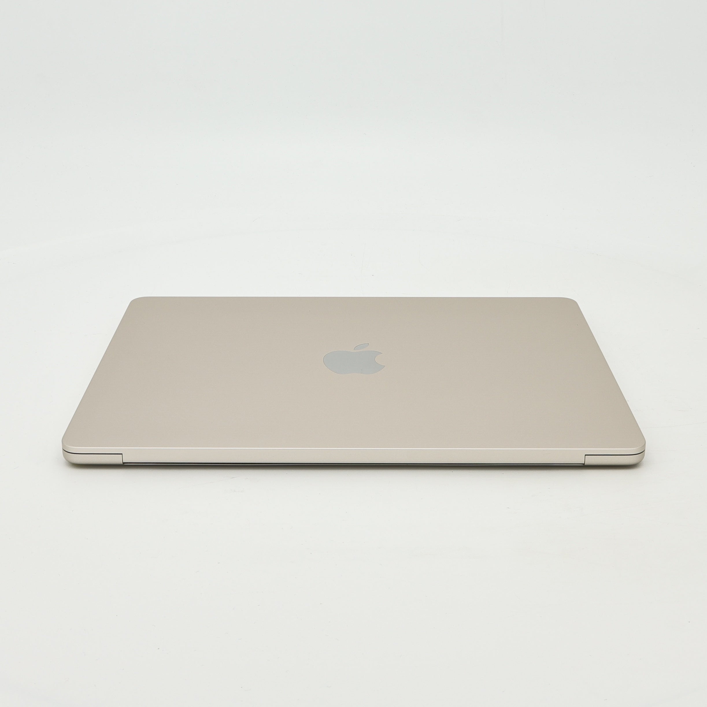 99新 Apple MacBook Air 22年 13寸 M2（8+8核） 16G RAM 256G SSD 星光色